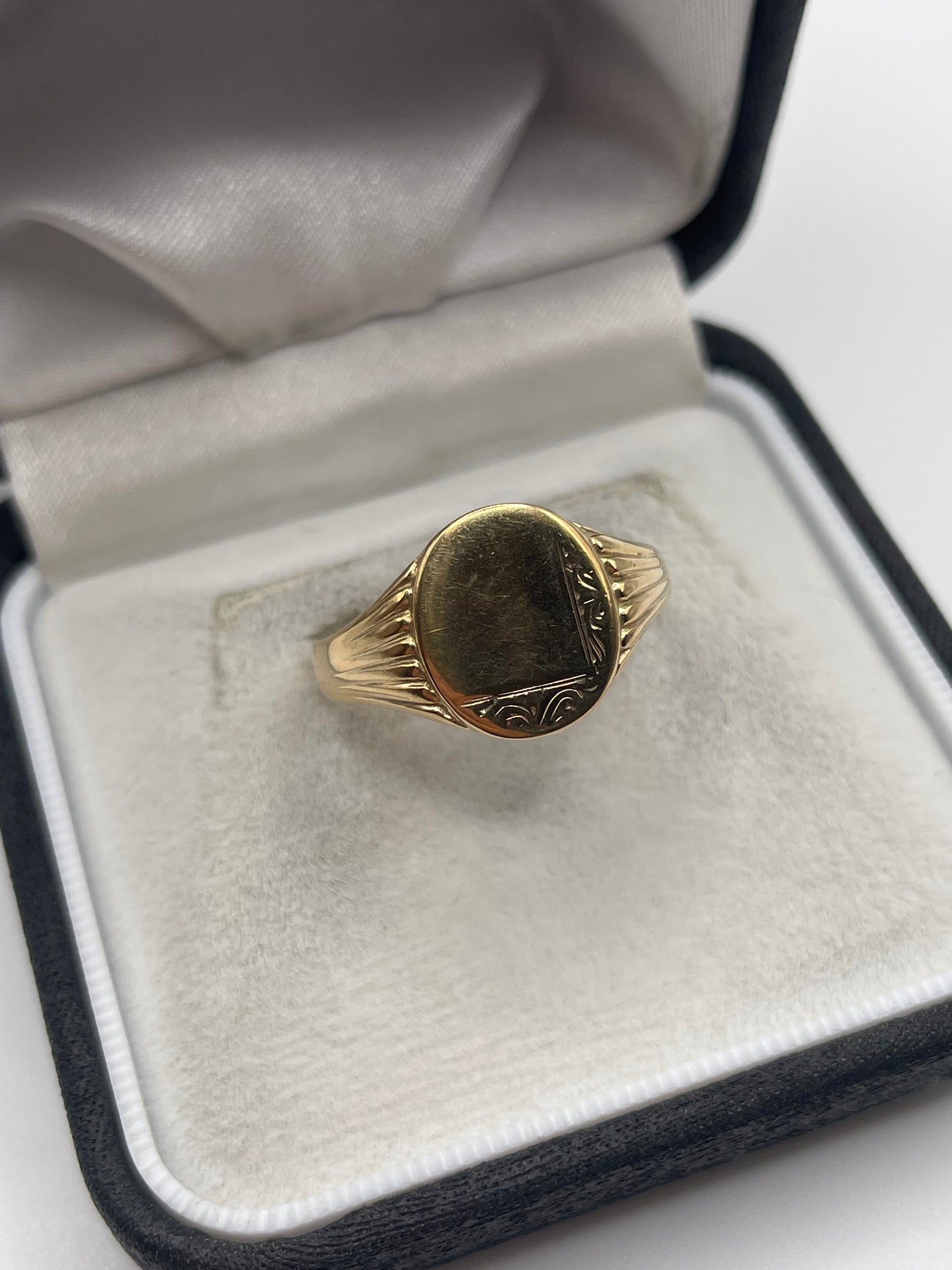 9ct gold signet ring