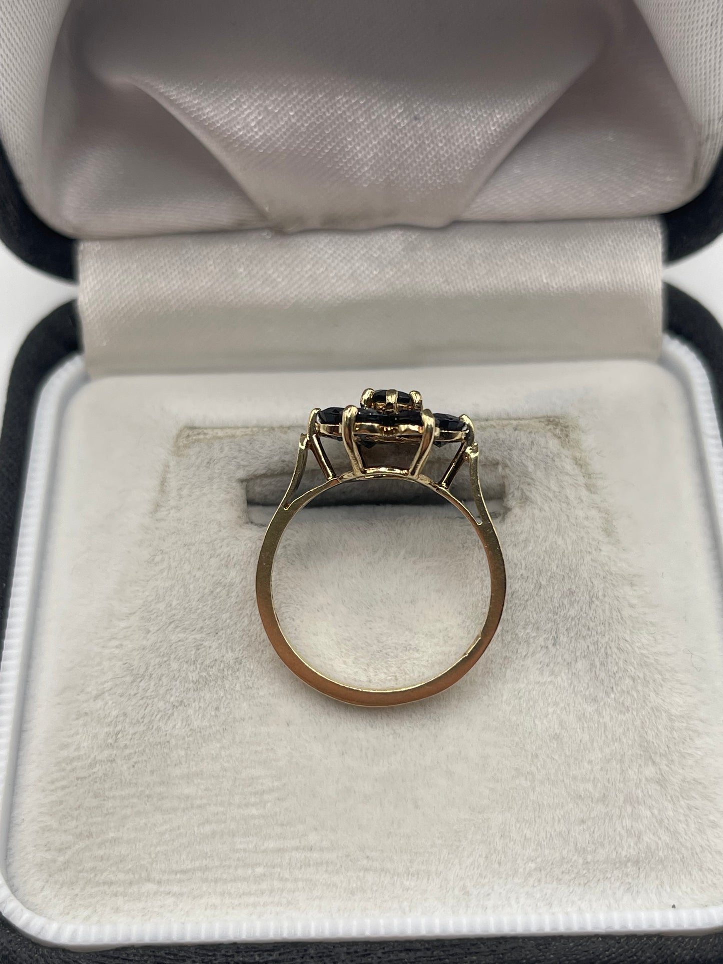 9ct gold sapphire cluster ring