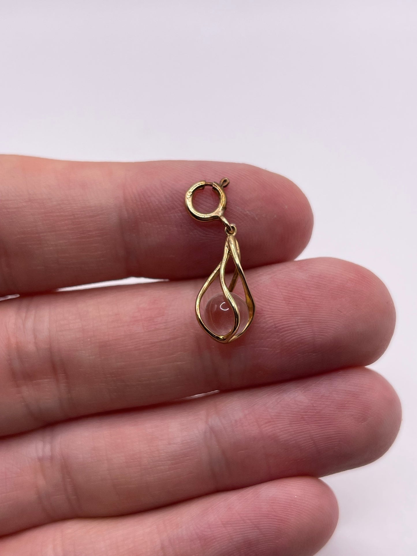 9ct gold rock Crystal pendant