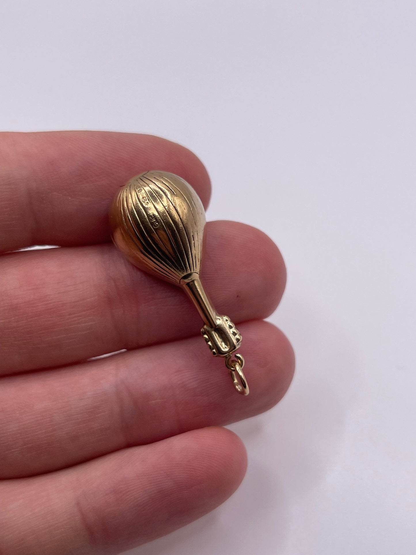 9ct gold mandolin charm