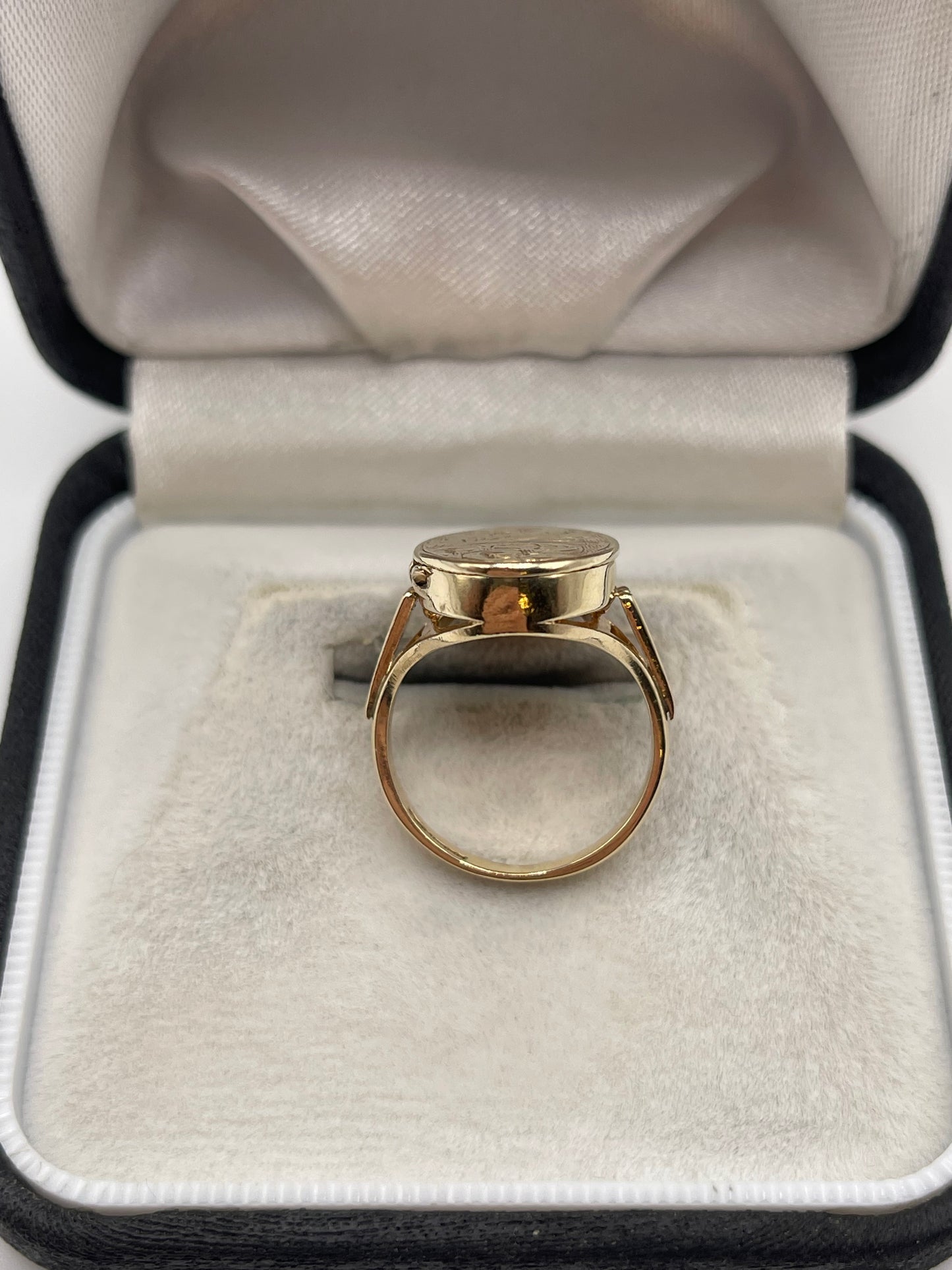 9ct gold locket ring