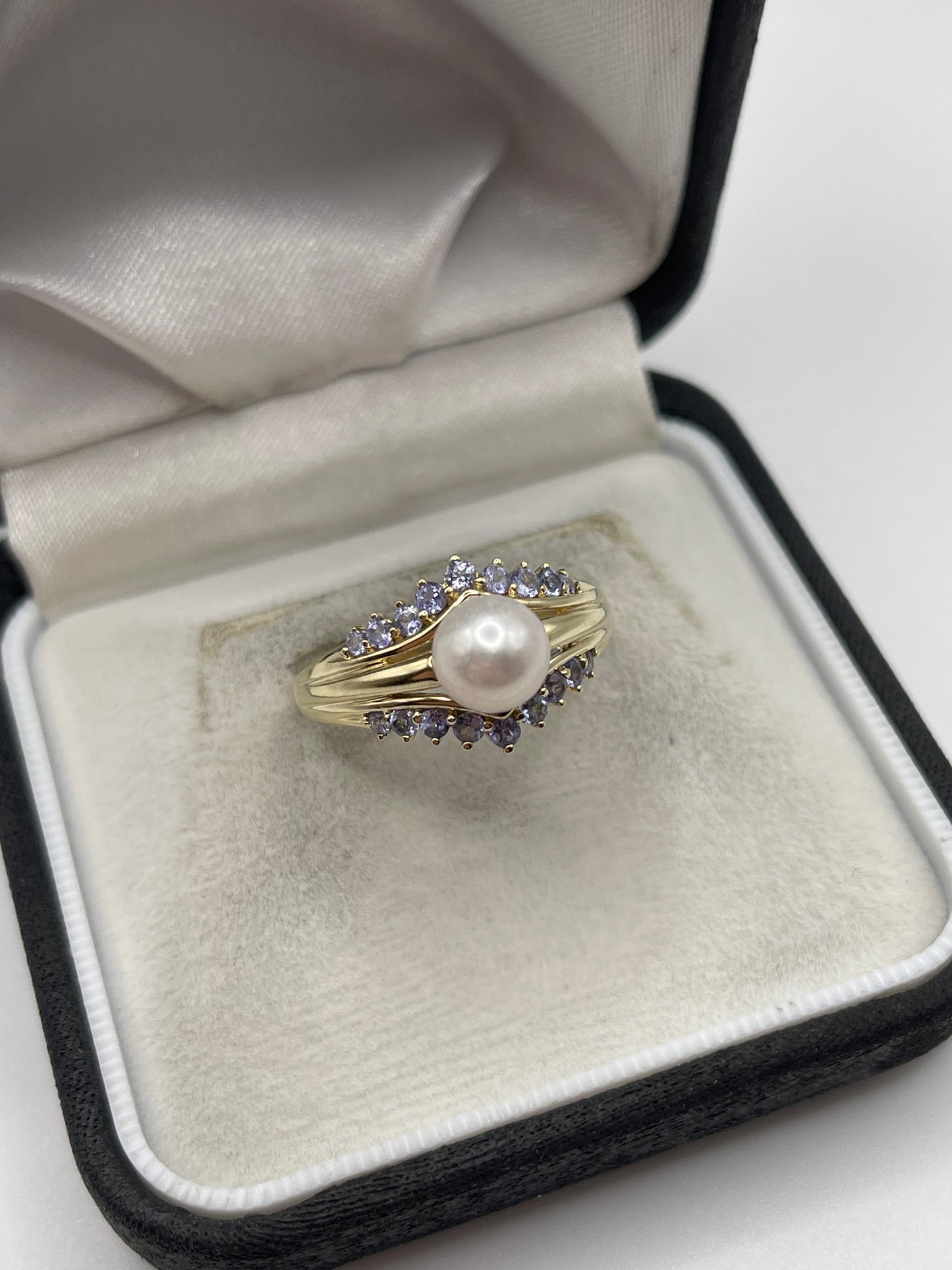 9ct gold pearl and tanzanite ring
