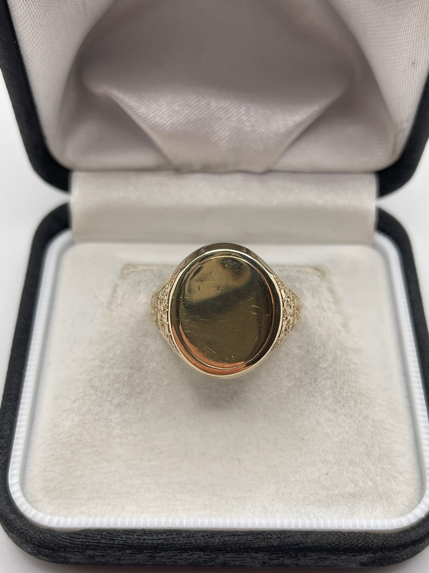 9ct gold signet ring