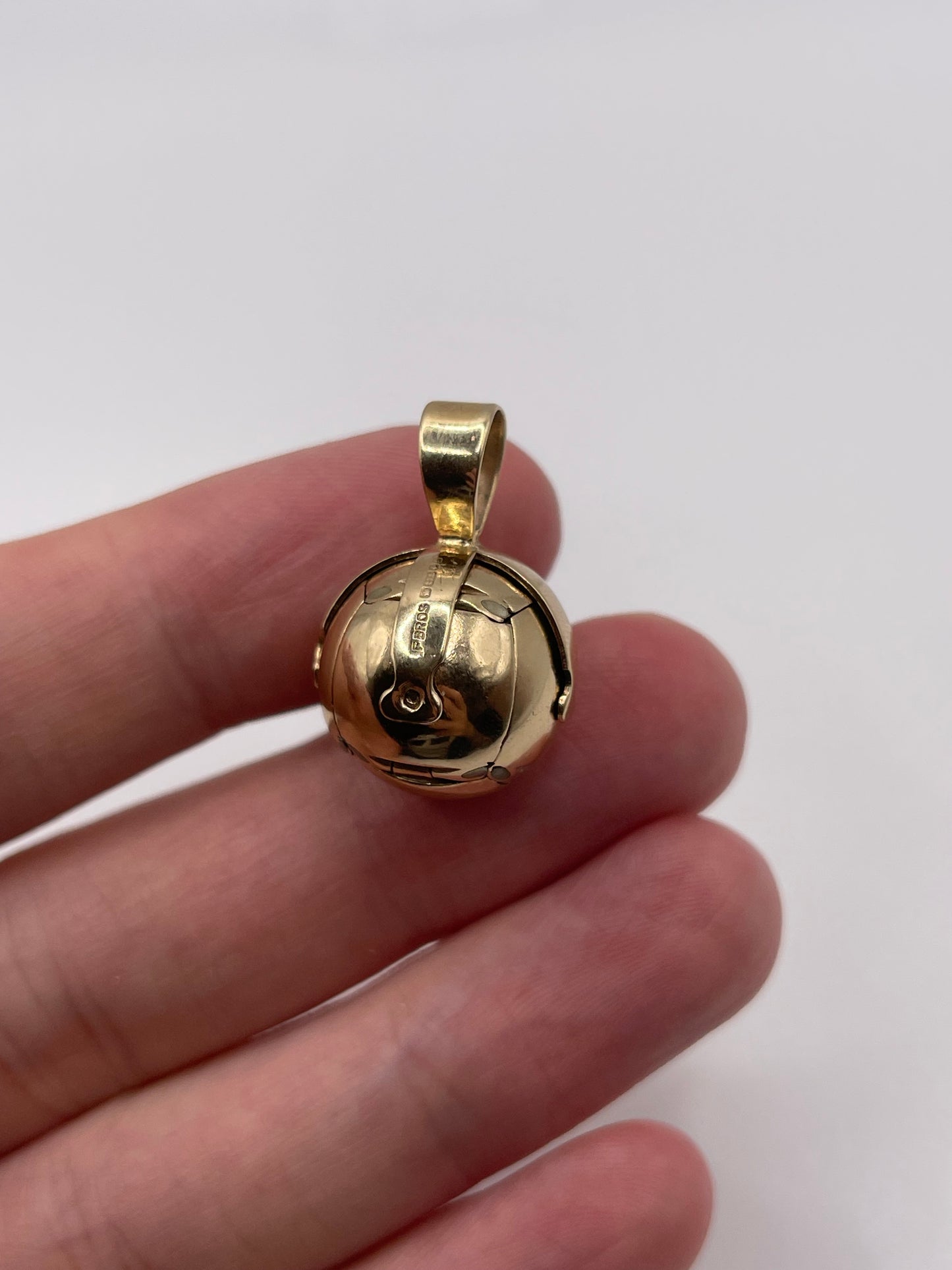 9ct gold Masonic orb ball pendant