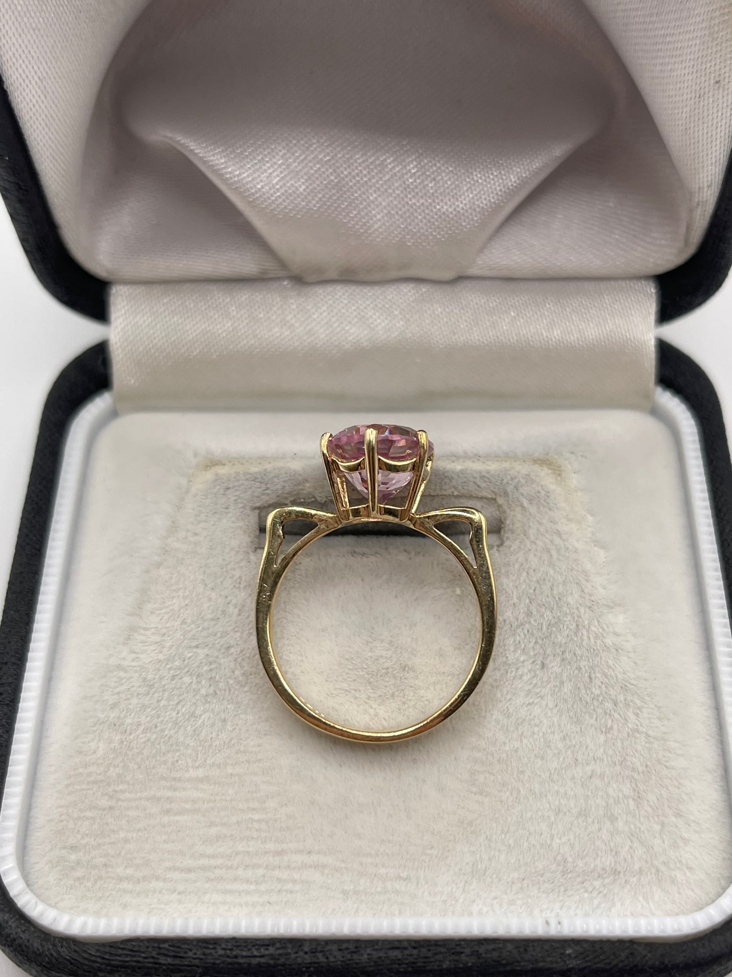 9ct gold pink topaz ring