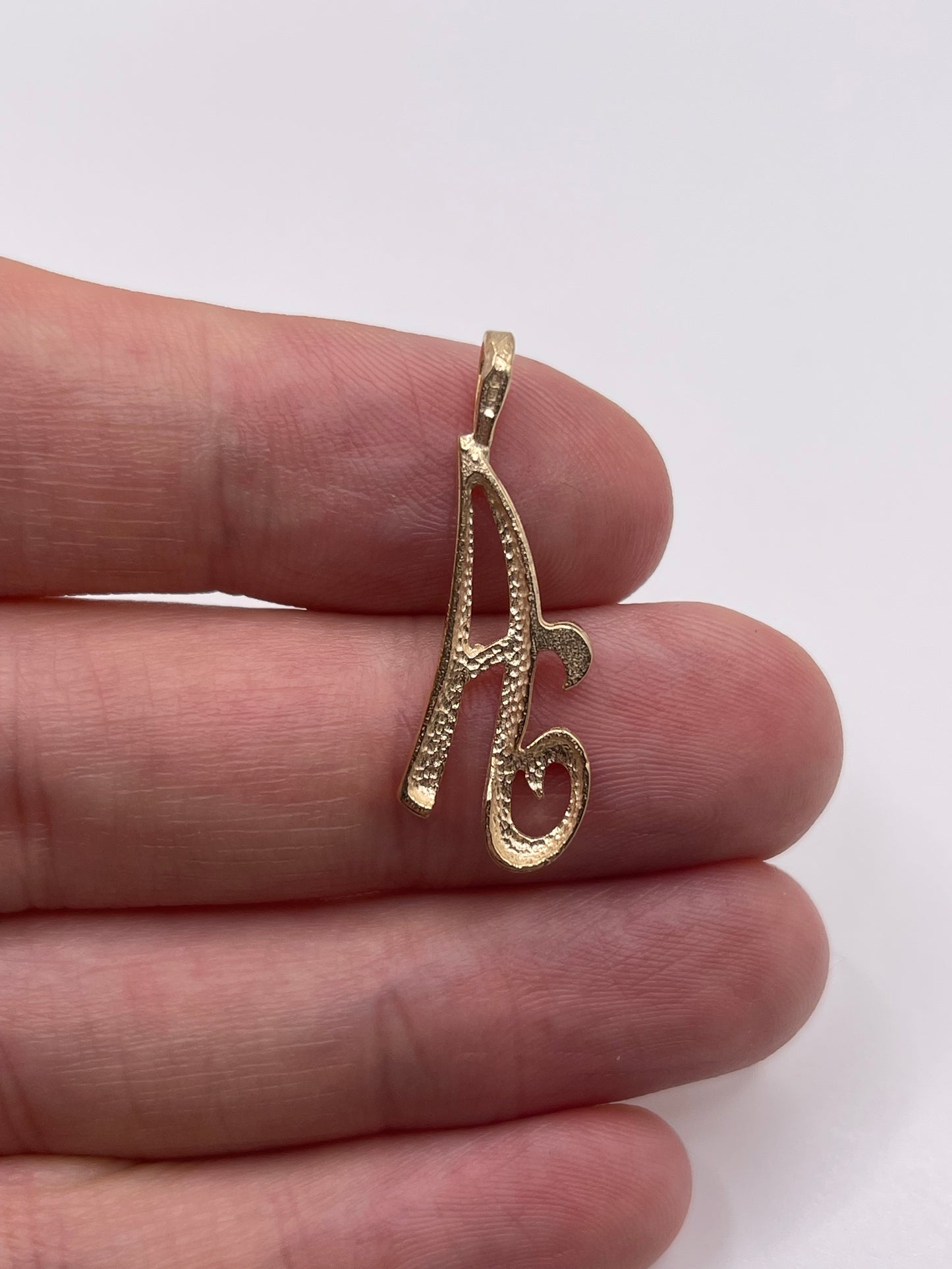 9ct gold initial A pendant