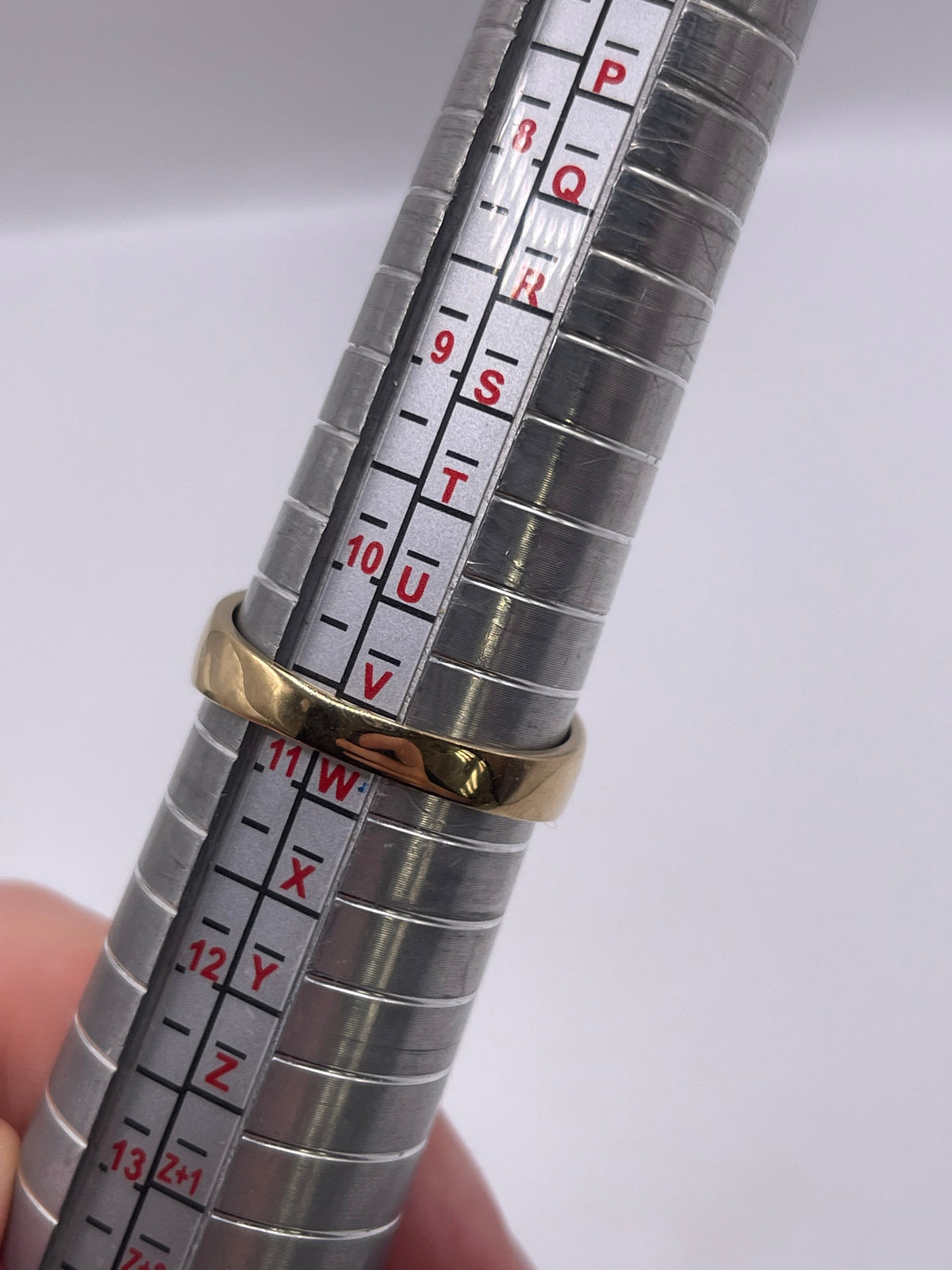9ct gold gemstone ring