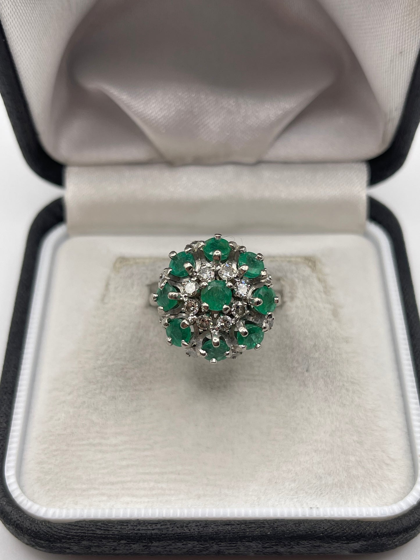 18ct white gold emerald and diamond ring