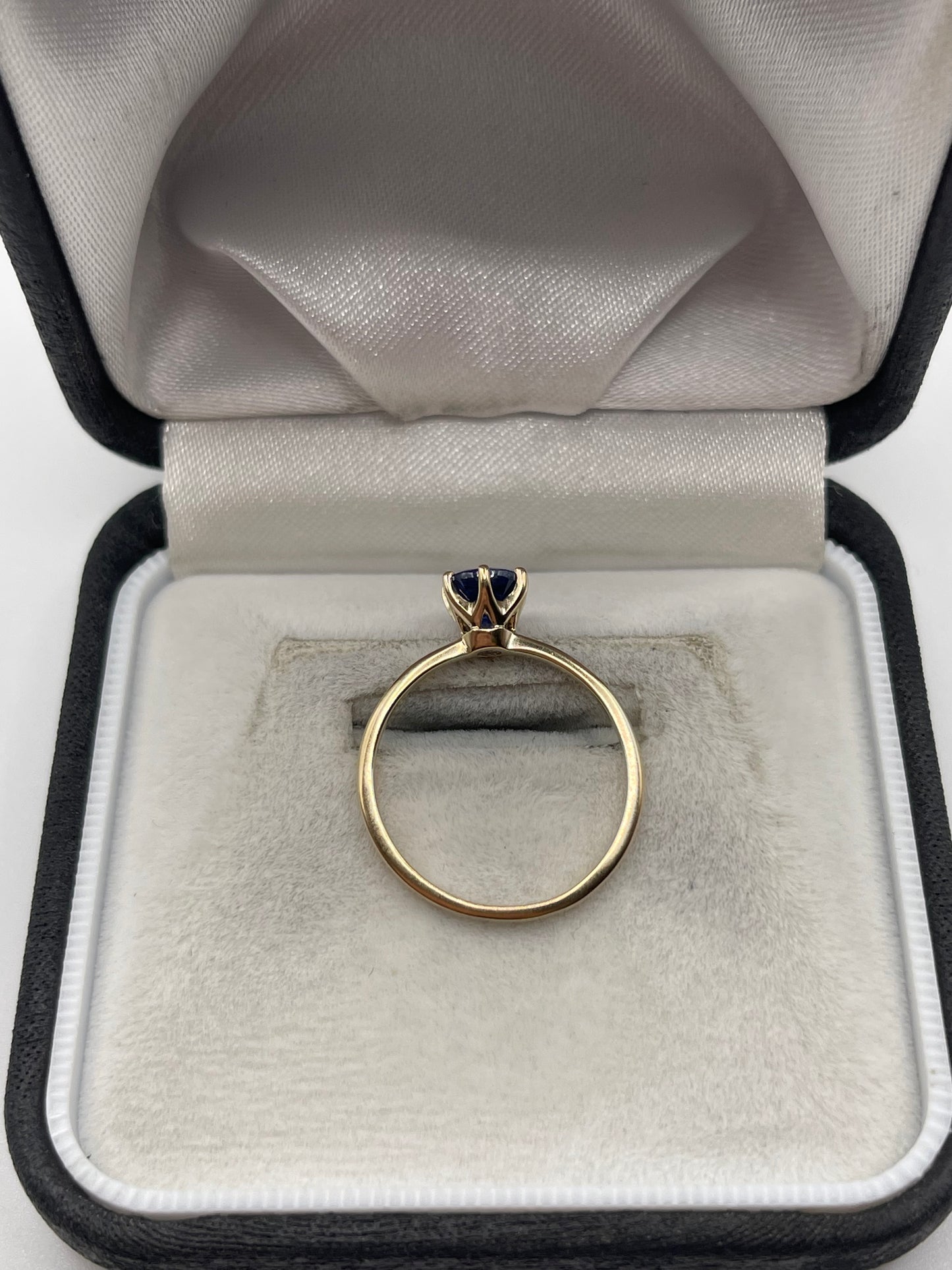 9ct gold kyanite ring