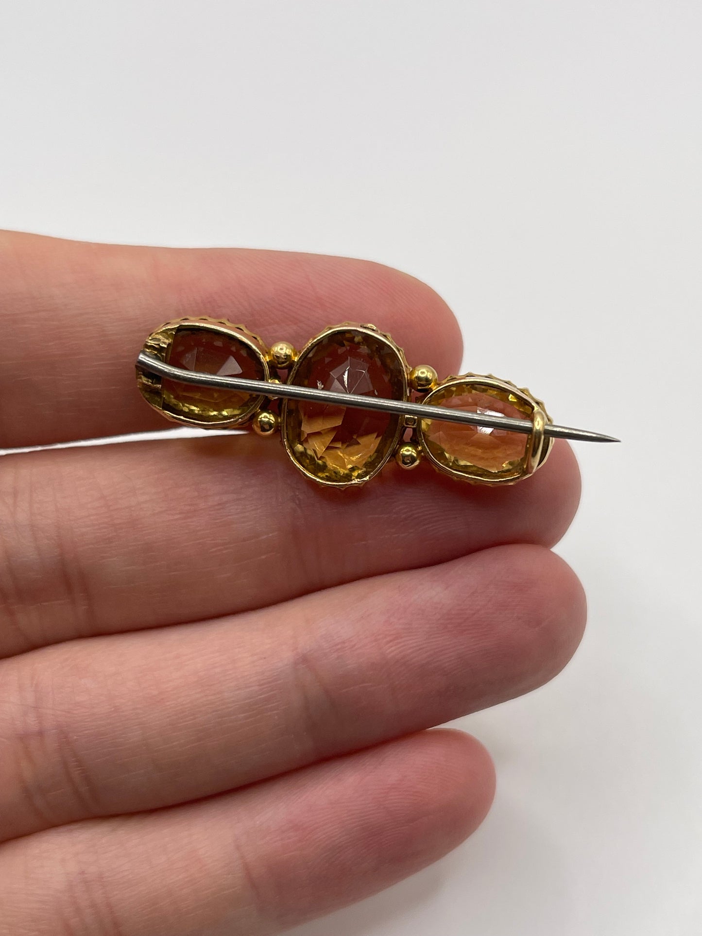 15ct gold citrine brooch
