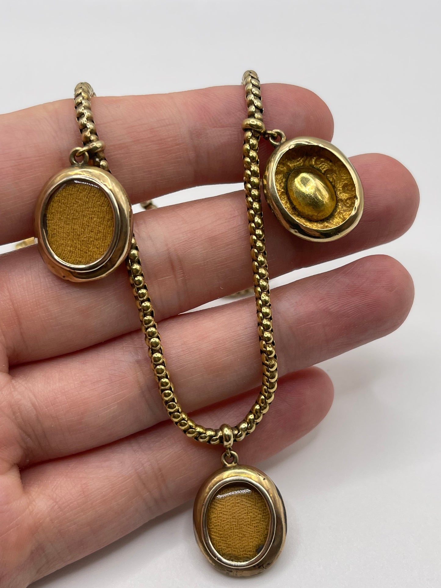 Antique 15ct gold garnet necklace
