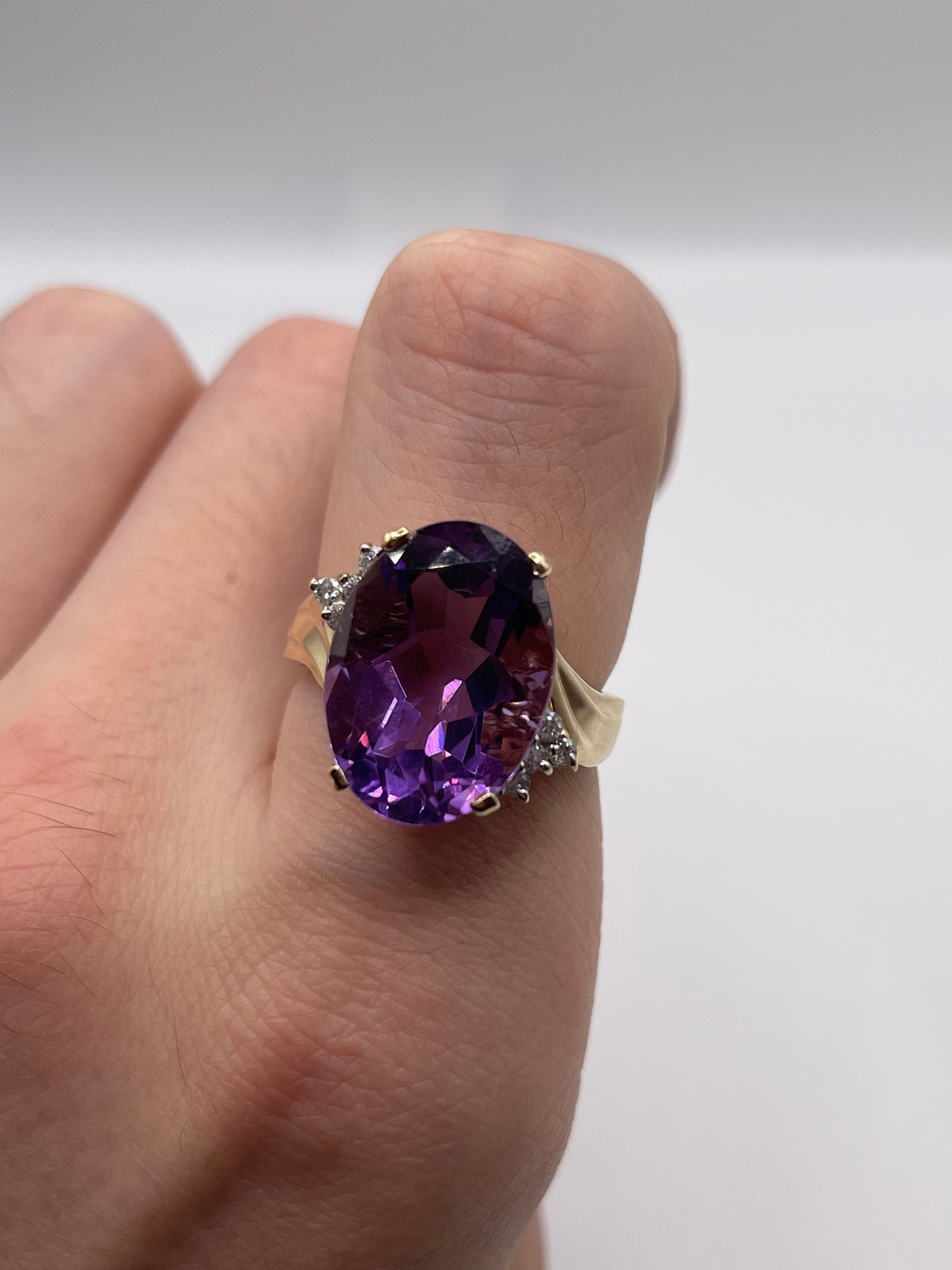 9ct gold amethyst and diamond ring