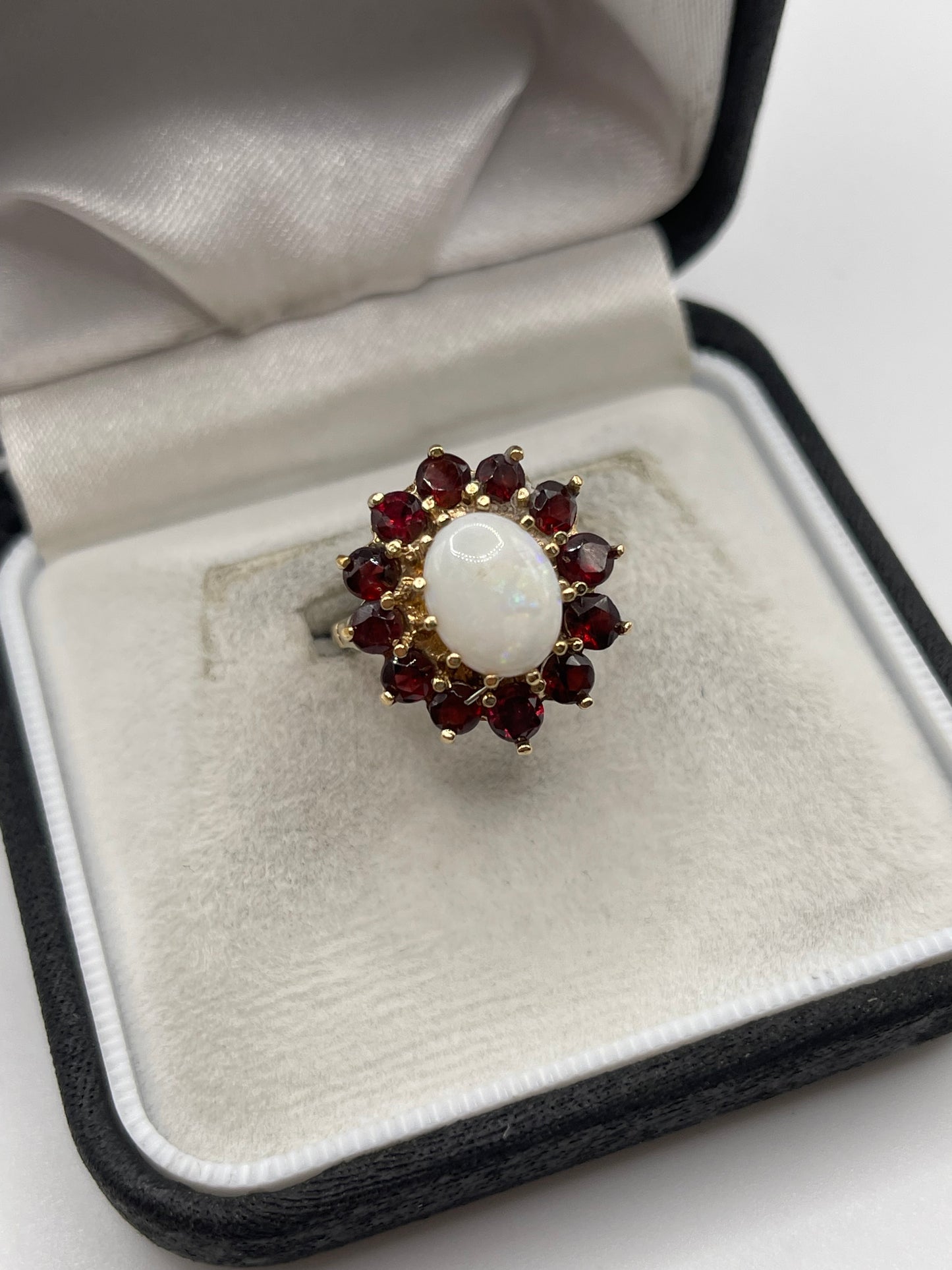 9ct gold opal and garnet ring