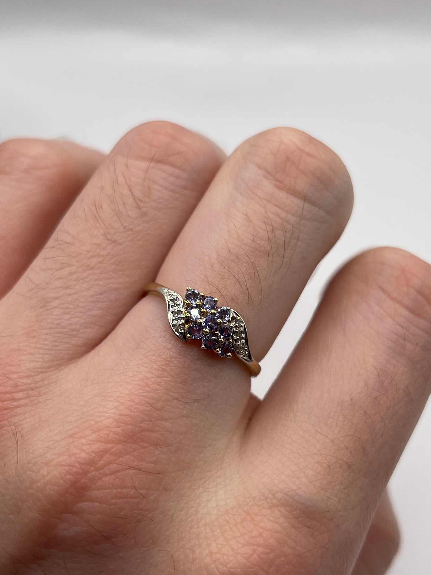 9ct gold tanzanite and diamond ring