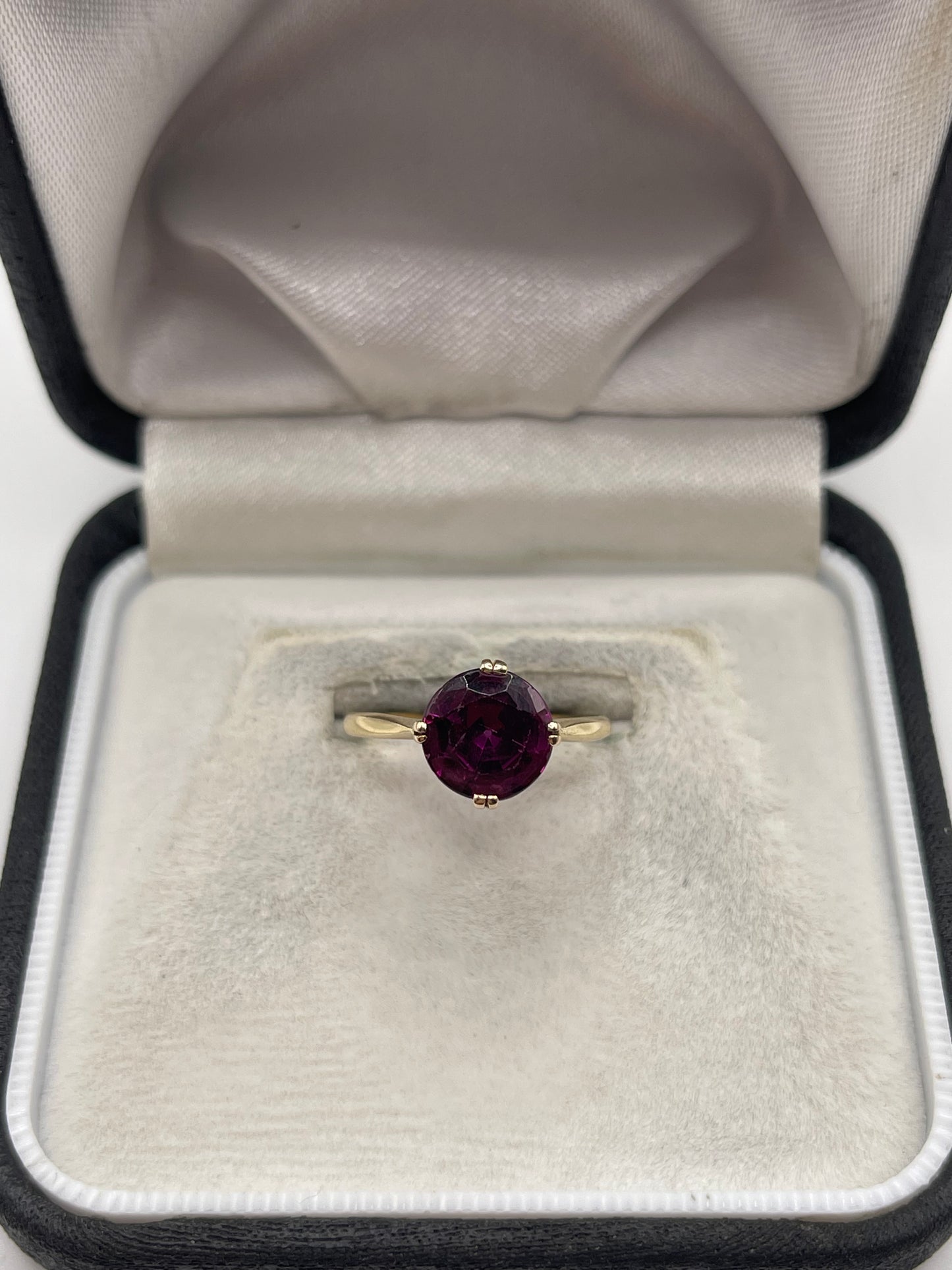 9ct gold almandine garnet ring