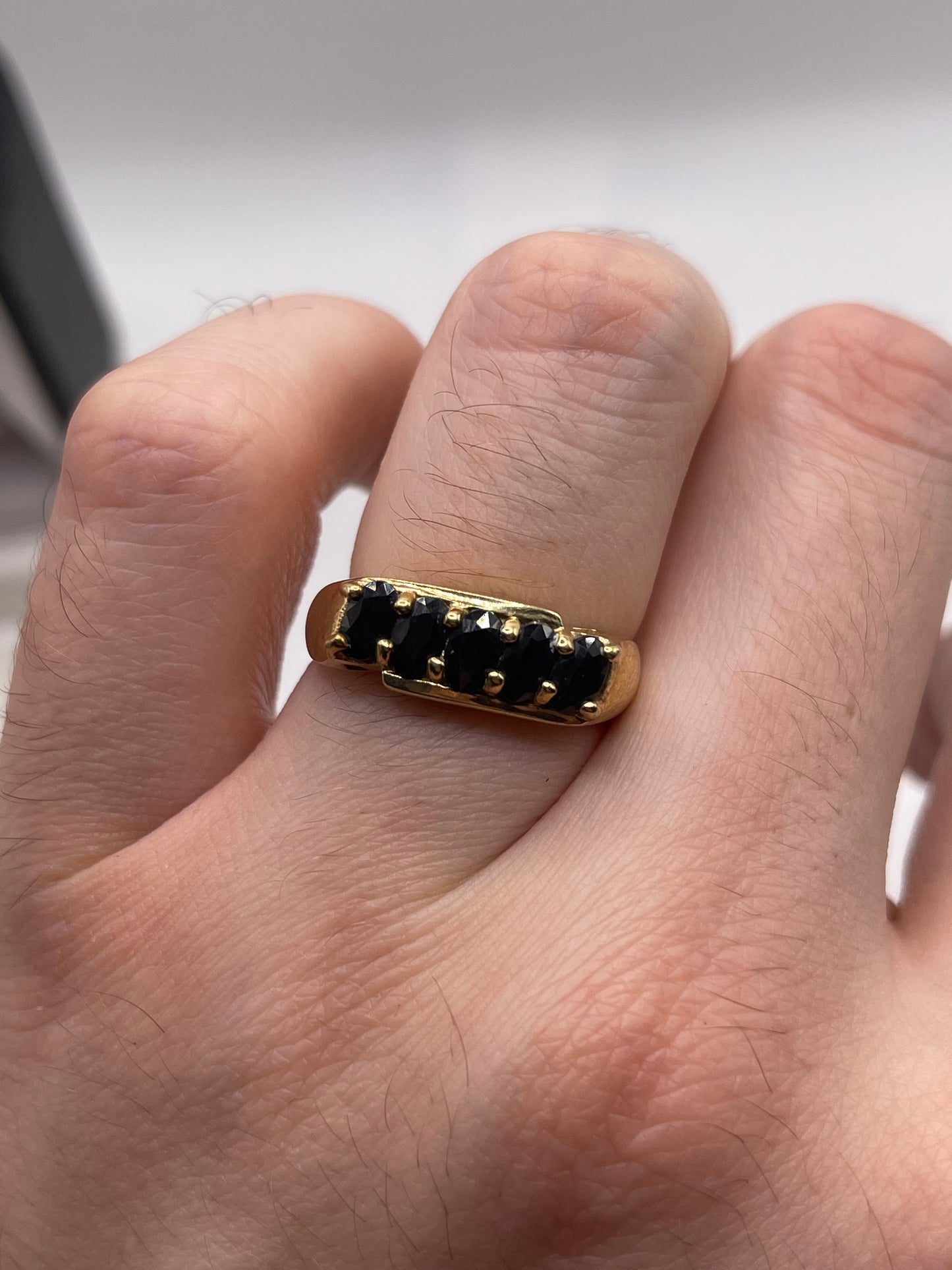 9ct gold sapphire ring