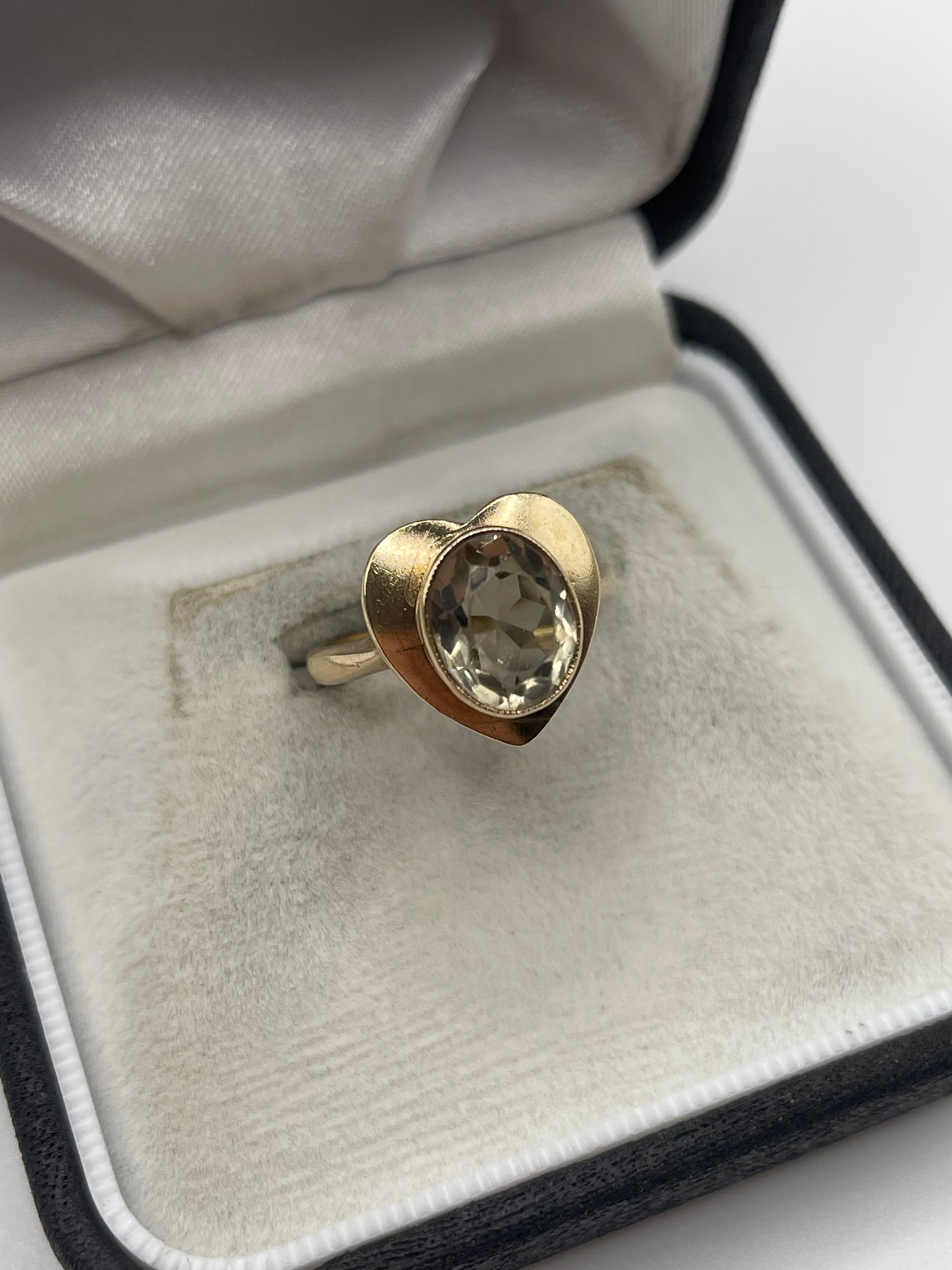 9ct gold quartz heart ring
