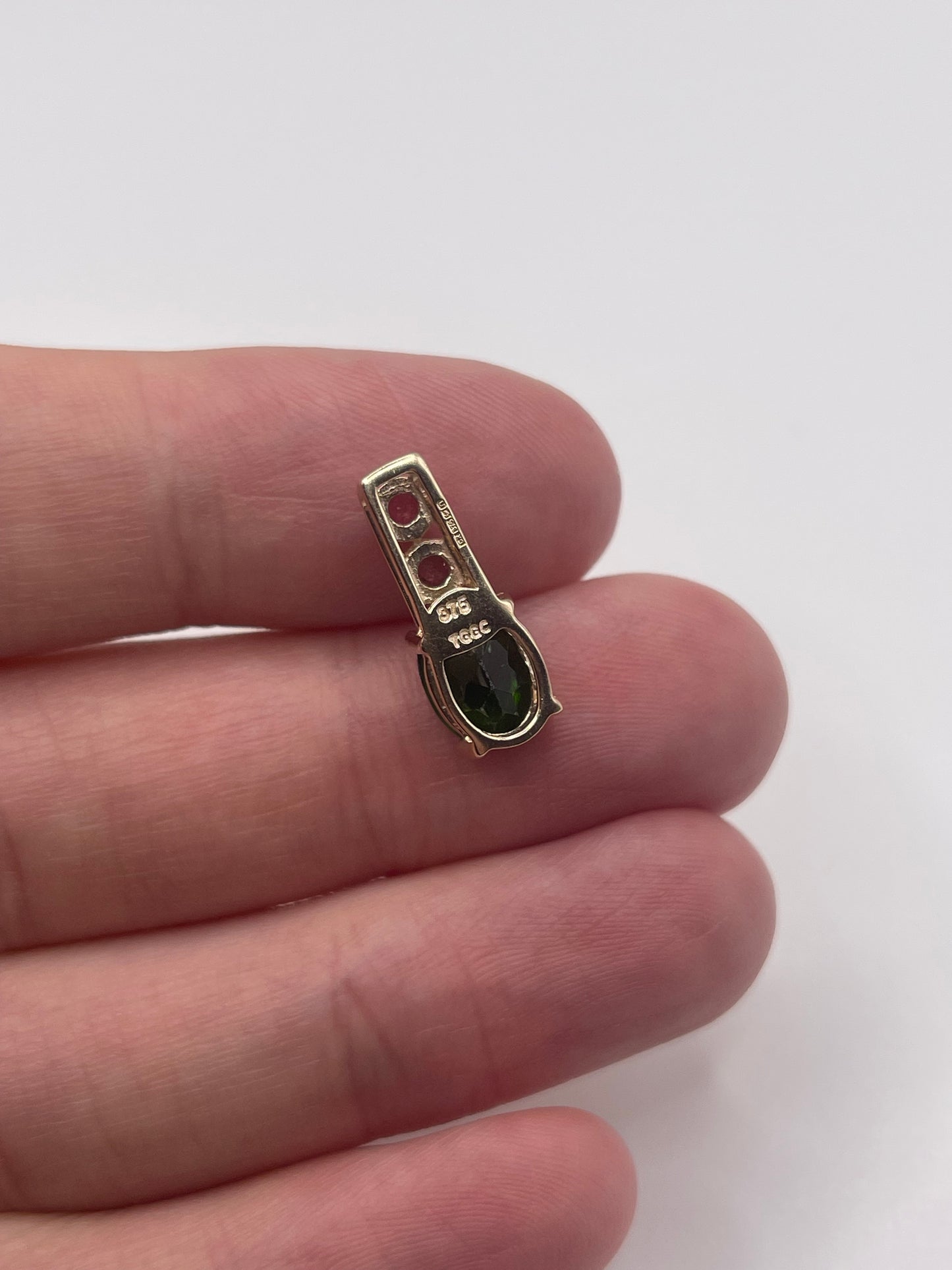 9ct gold tourmaline pendant