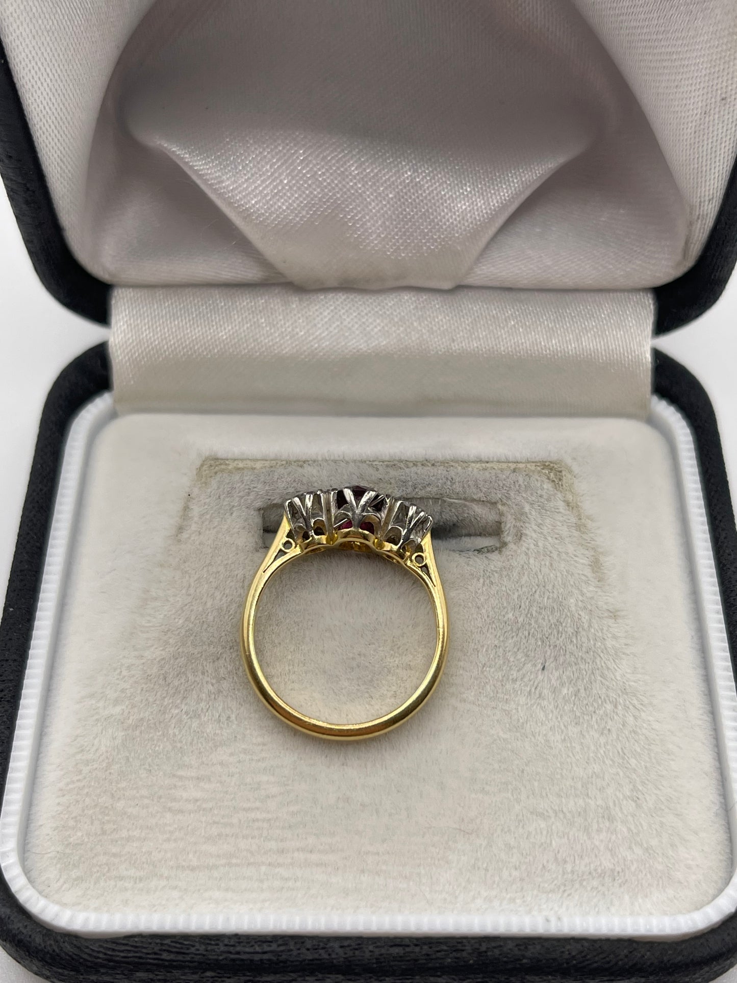 18ct gold ruby and diamond ring