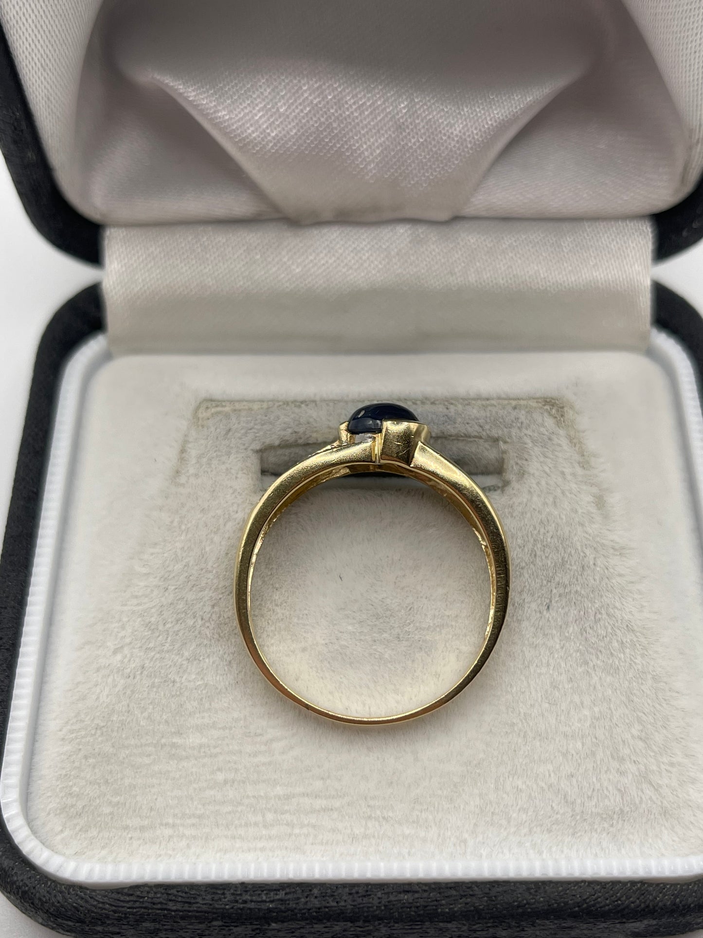9ct gold cabochon sapphire and zircon ring