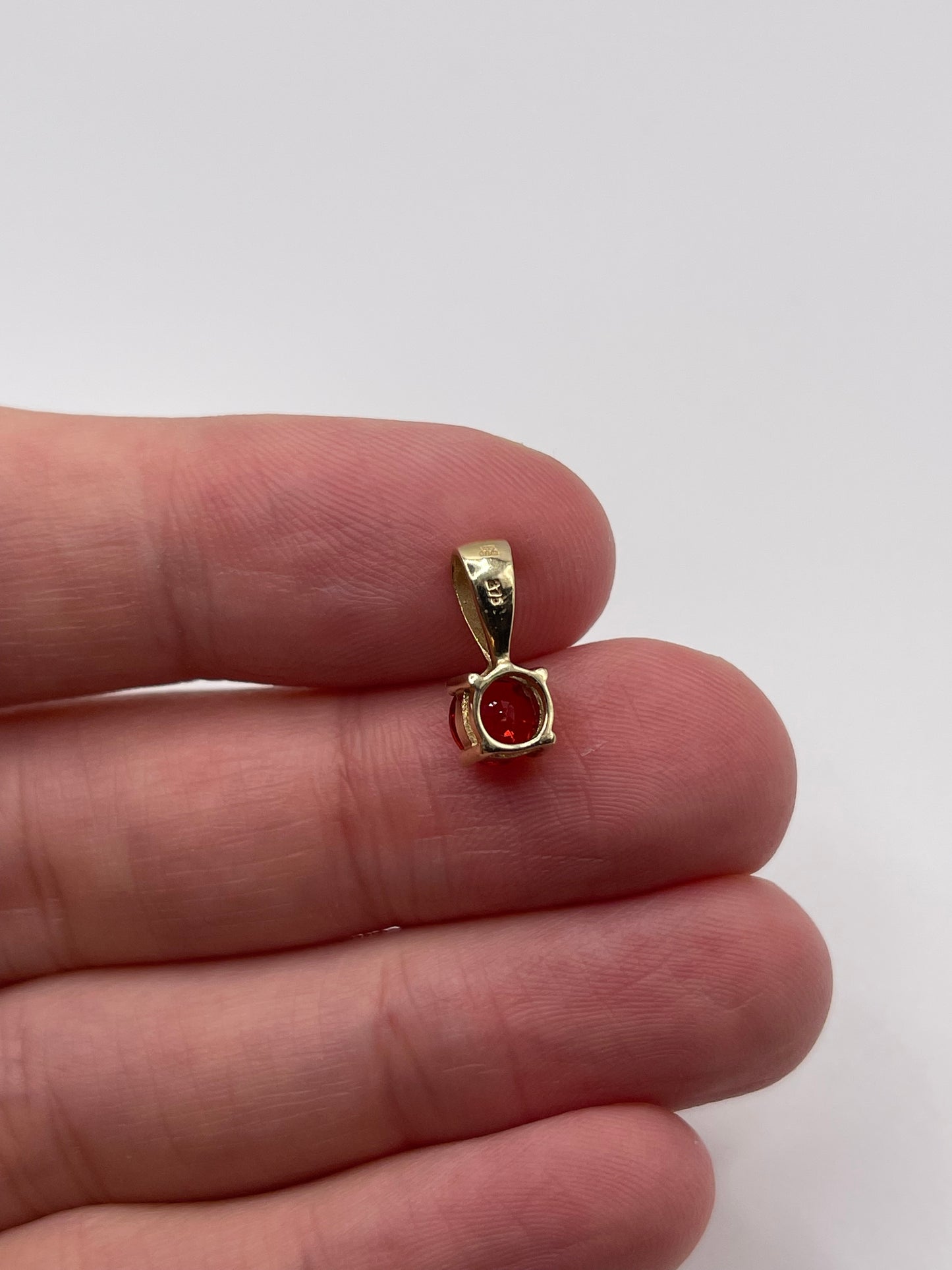 9ct gold fancy sapphire pendant