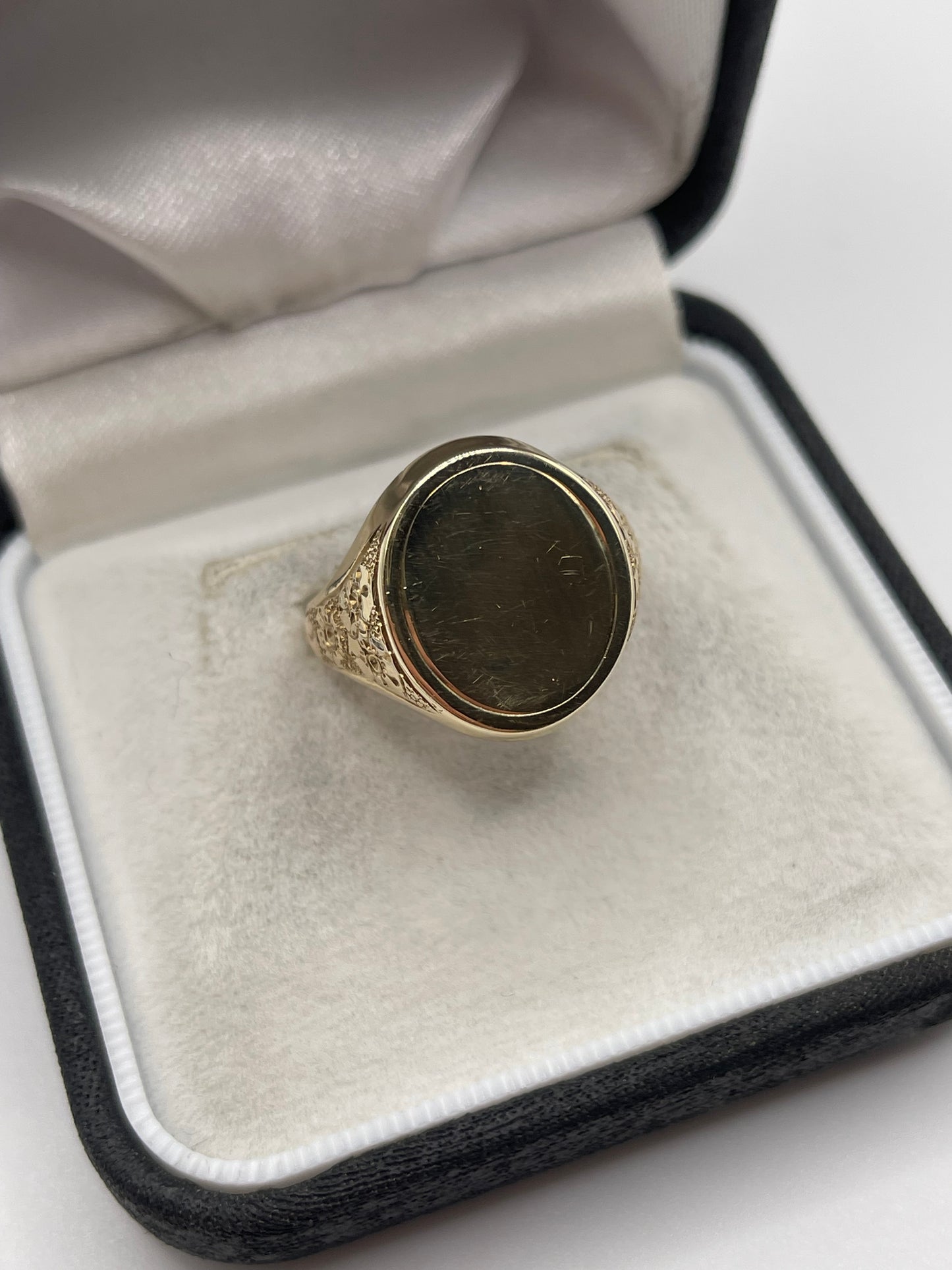 9ct gold signet ring