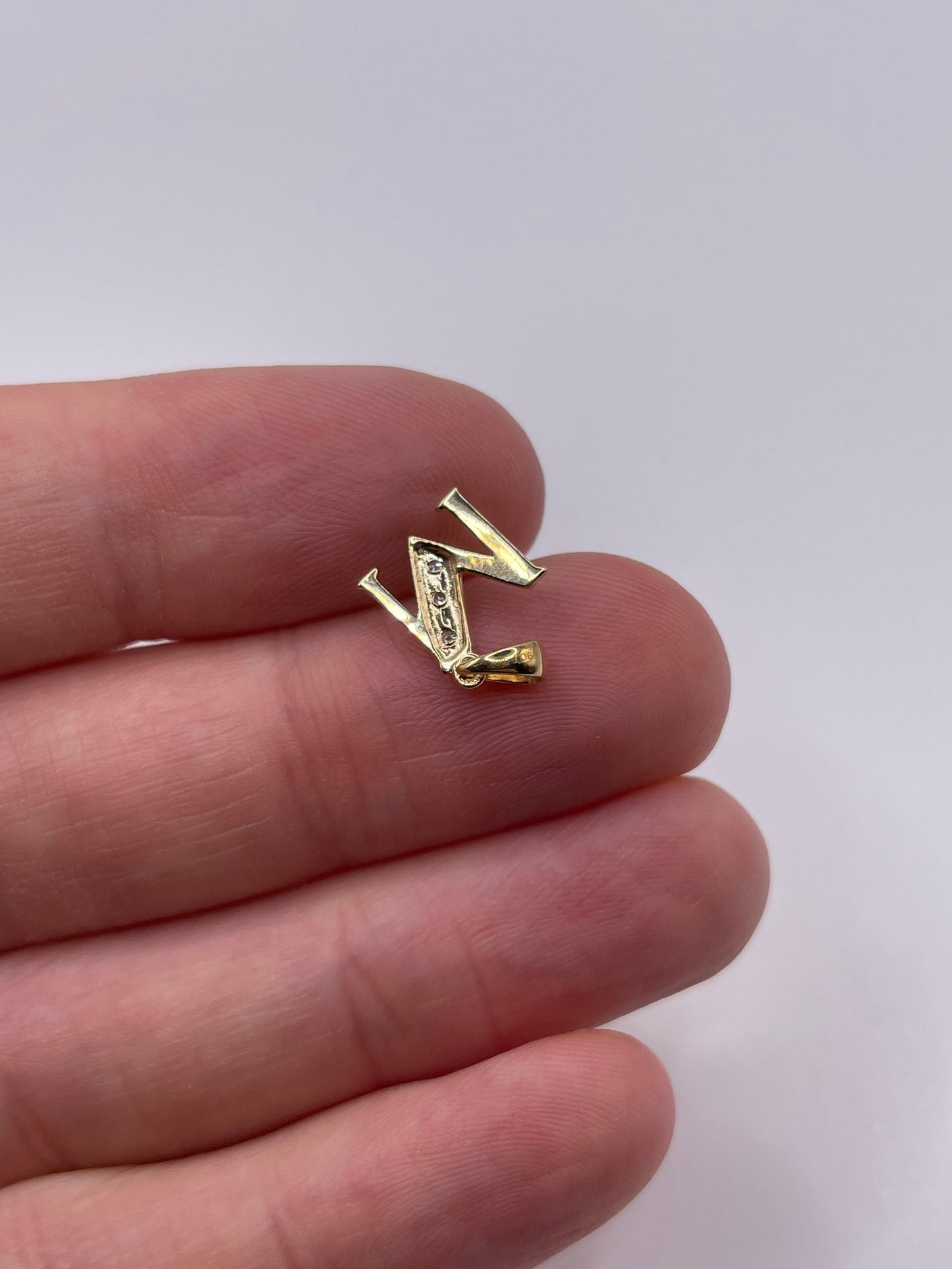 9ct gold diamond initial M pendant