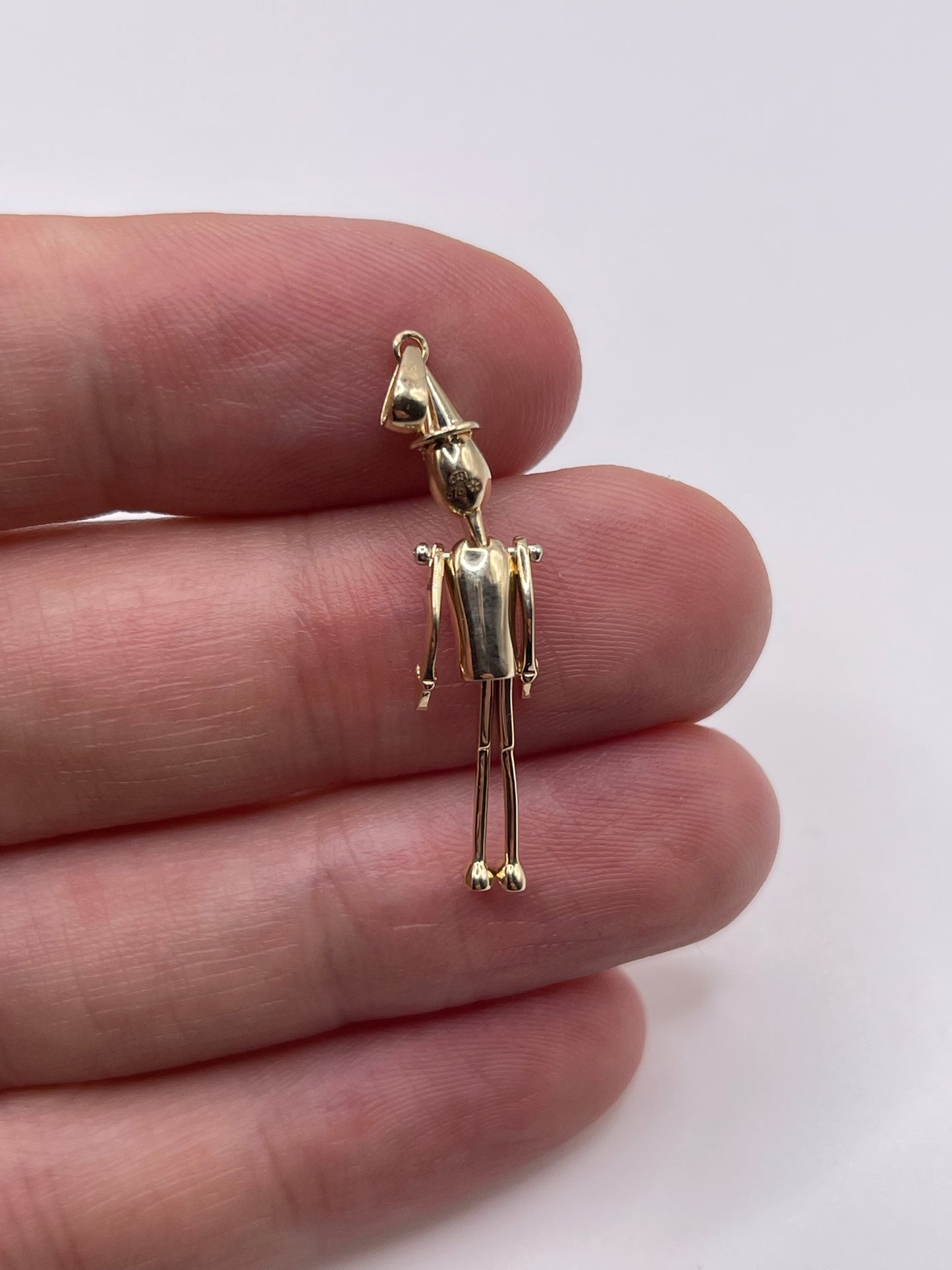 9ct gold puppet pendant