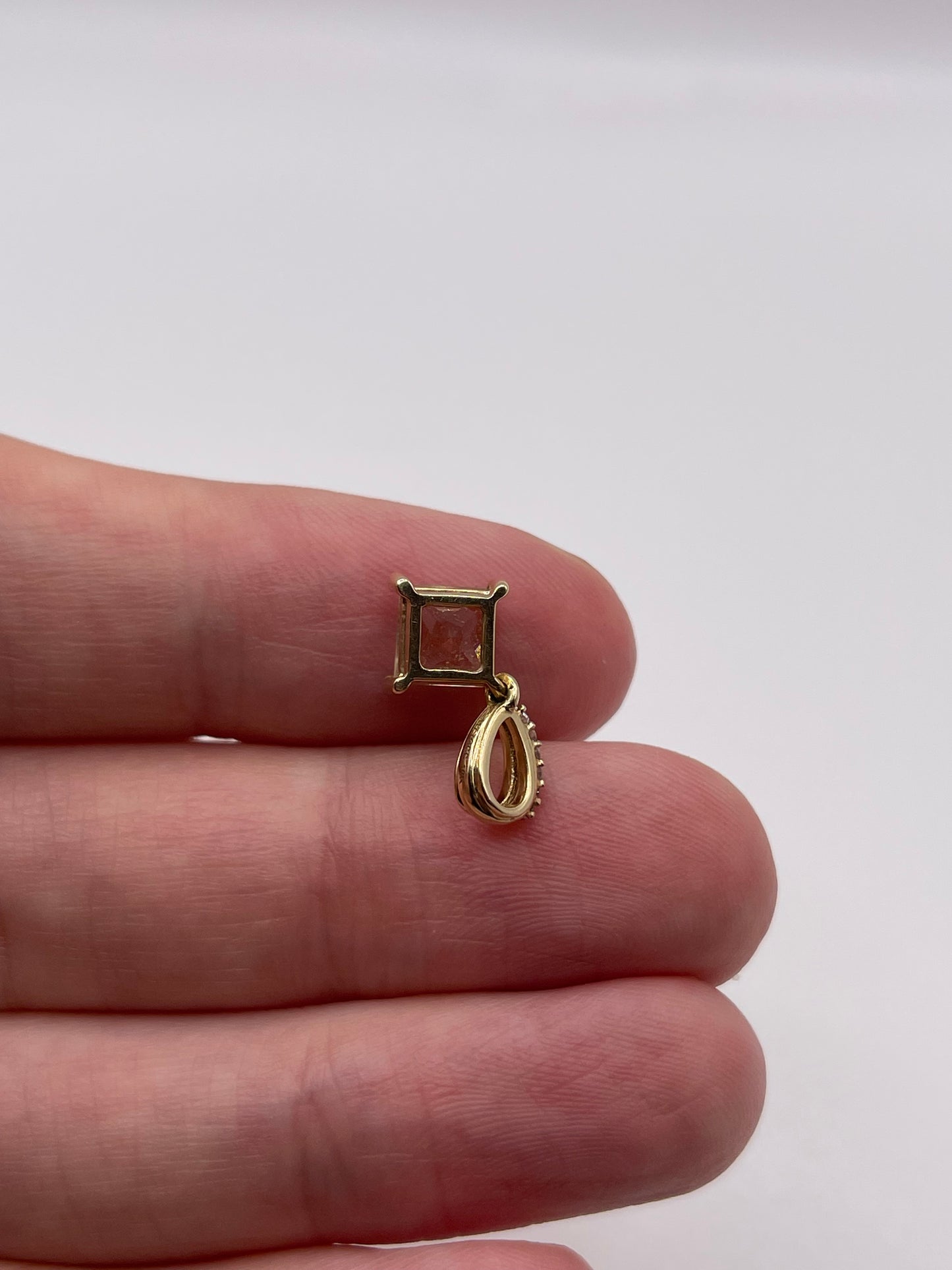 9ct gold quartz and zircon pendant