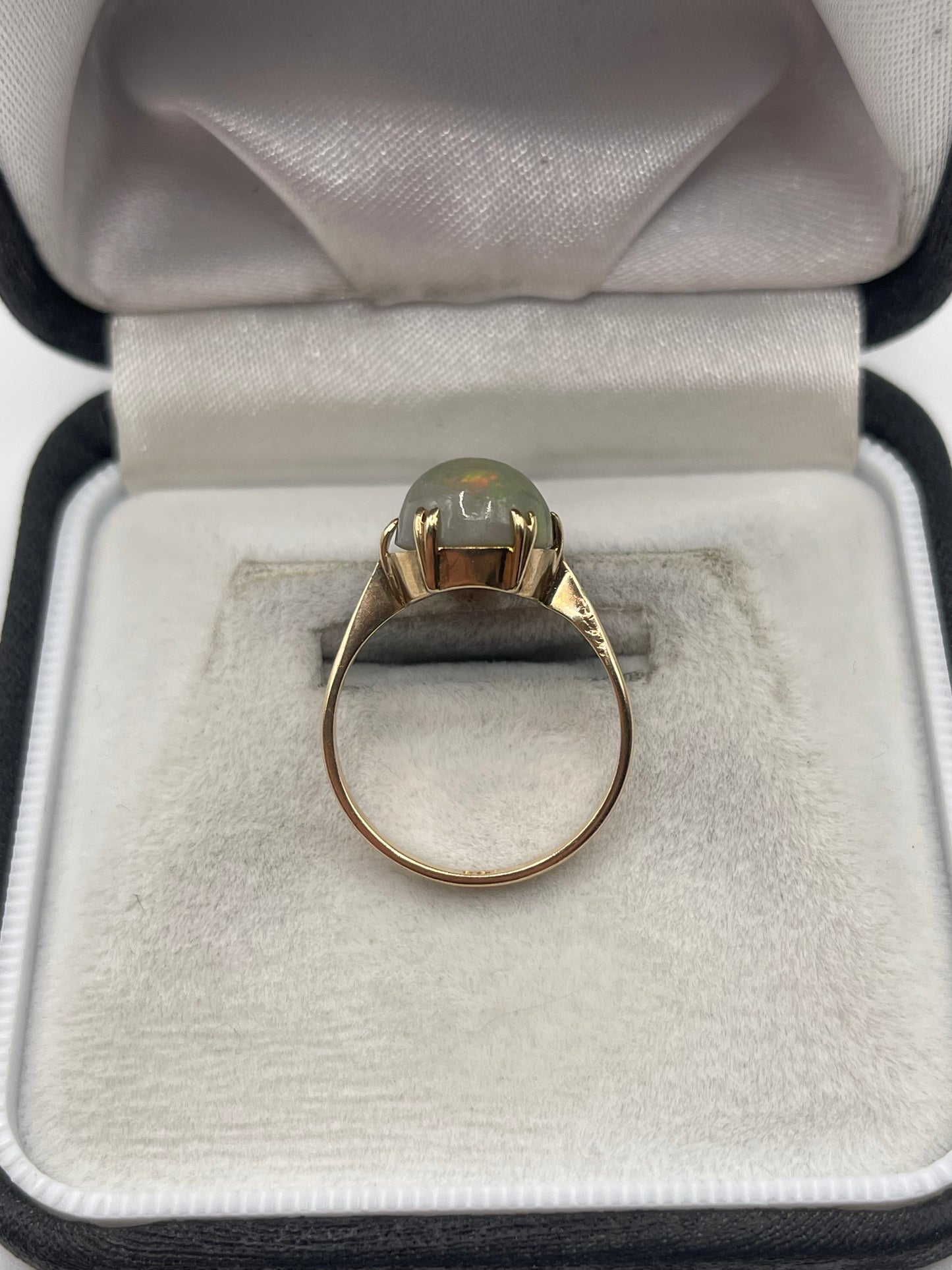 9ct gold opal ring
