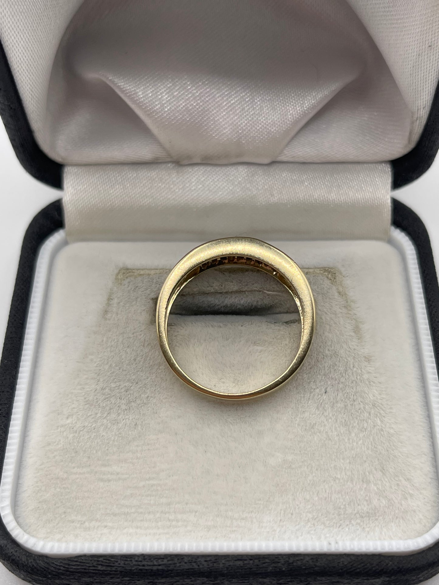 9ct gold sapphire and diamond ring