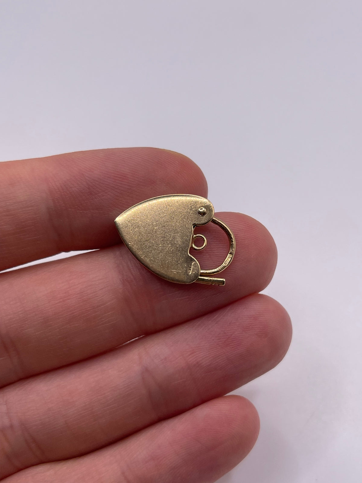 9ct gold padlock 4