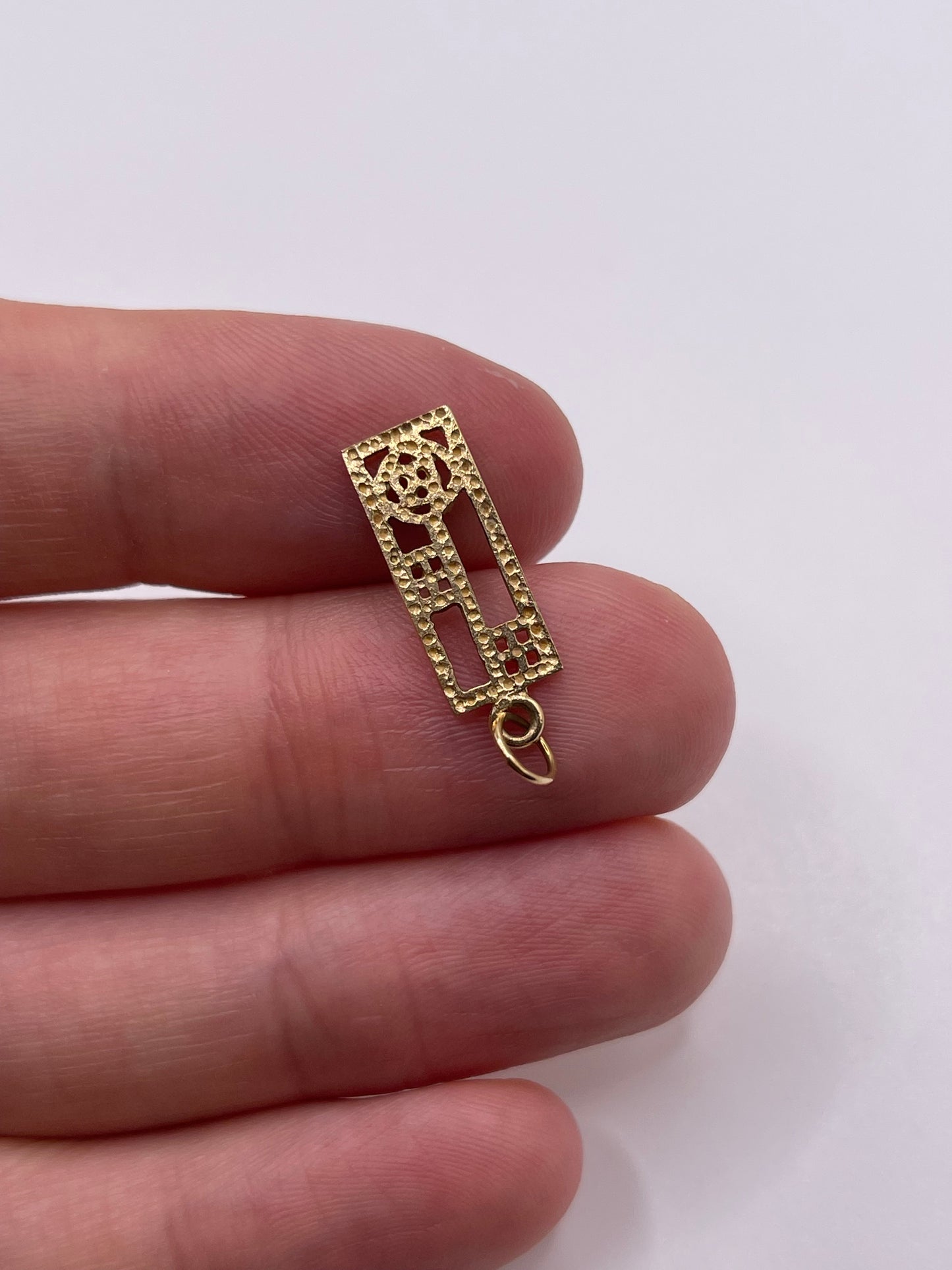 9ct gold pendant