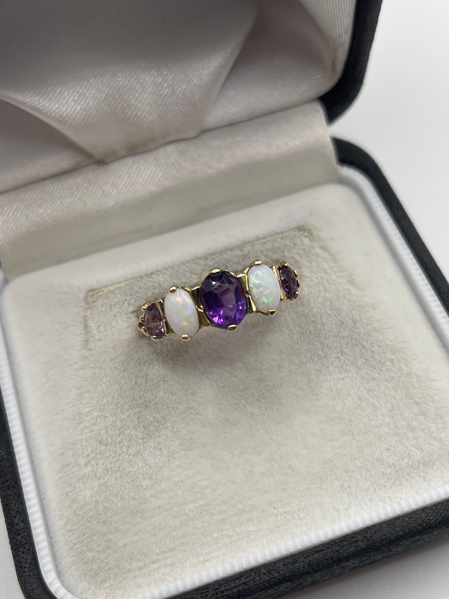 9ct gold amethyst and opal ring
