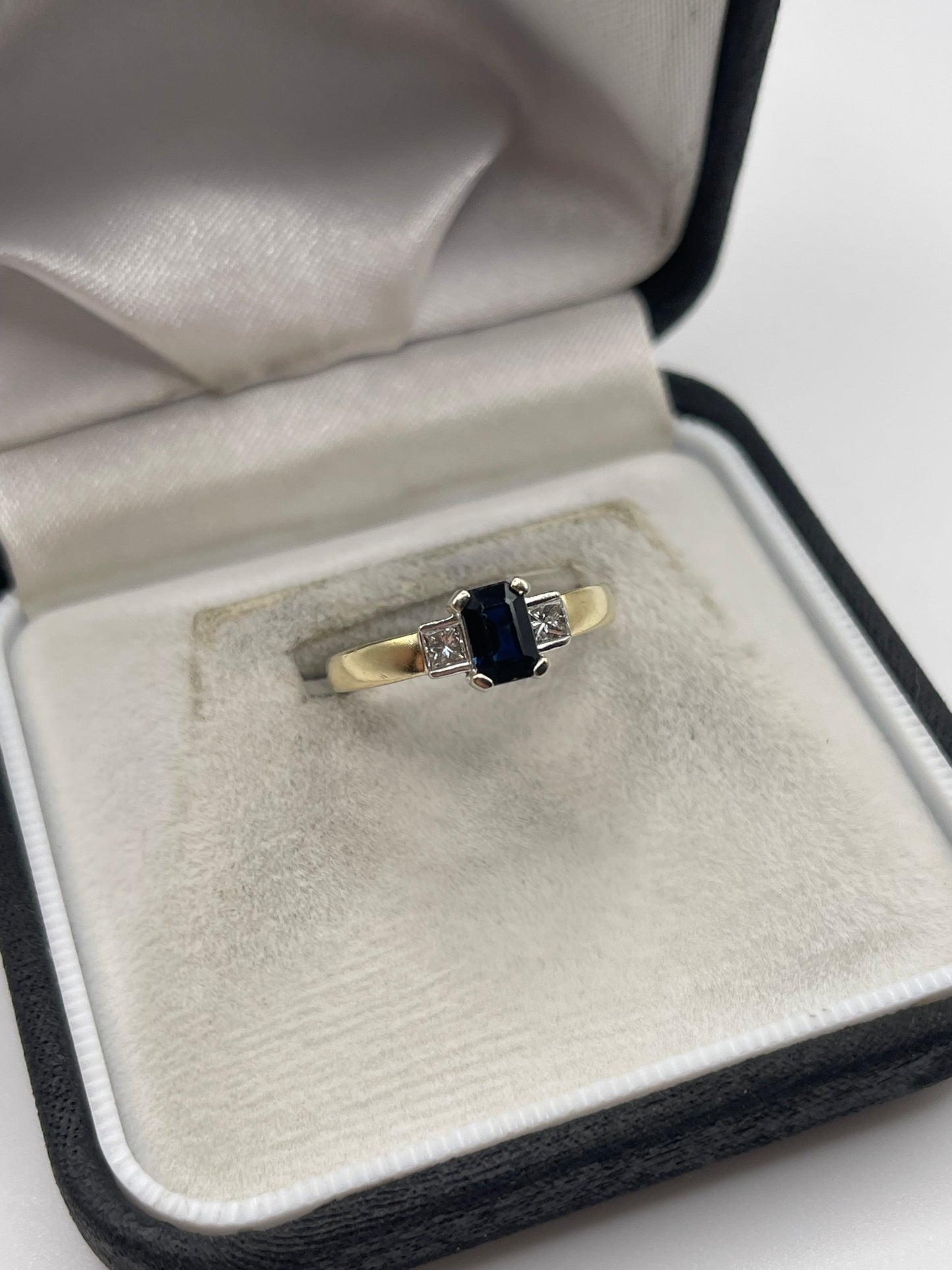 9ct gold sapphire and diamond ring