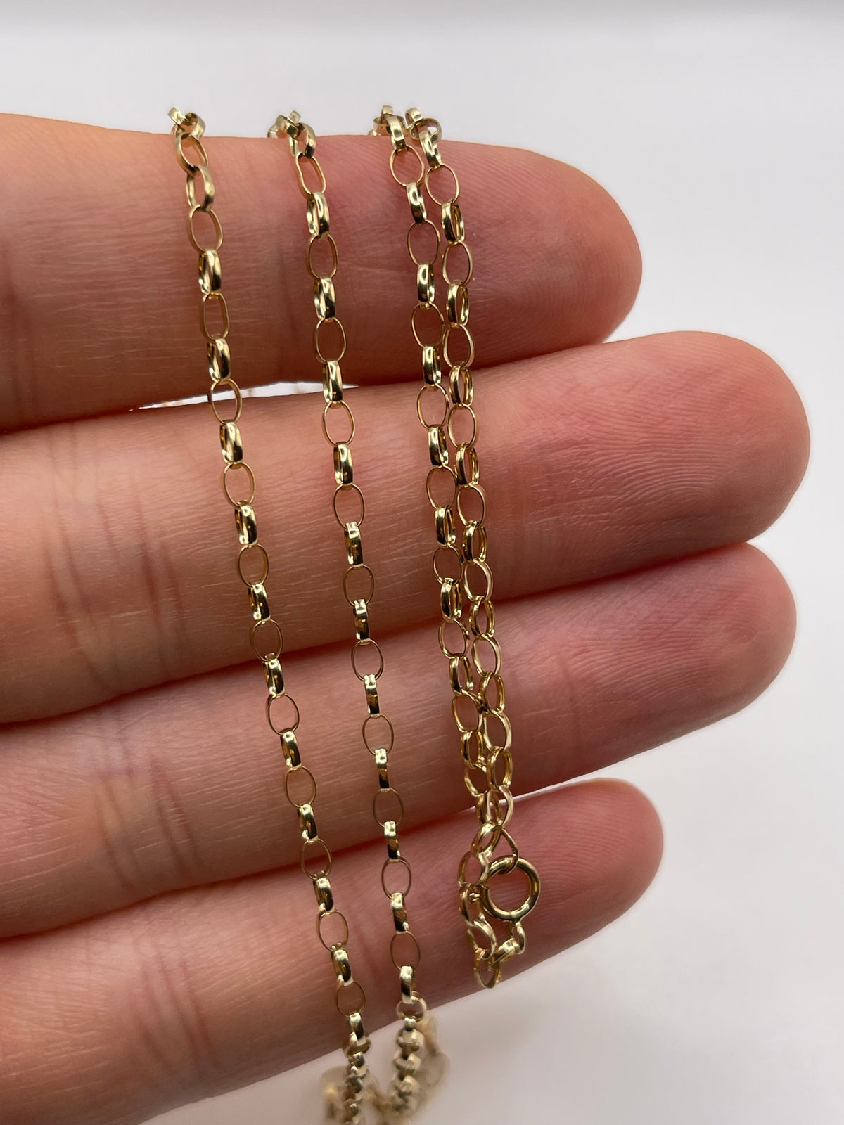 9ct gold chain 586