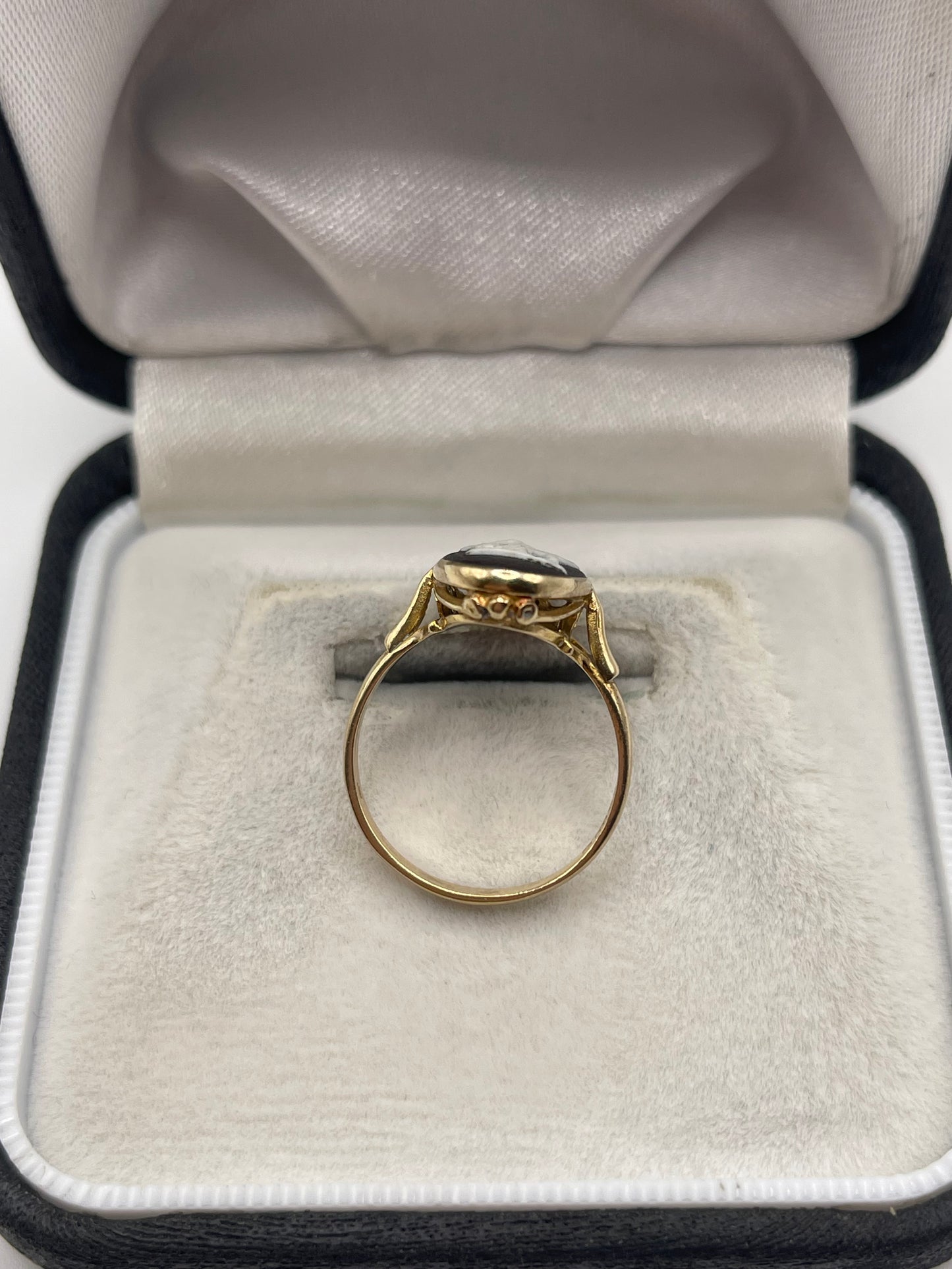 9ct Wedgwood cameo ring