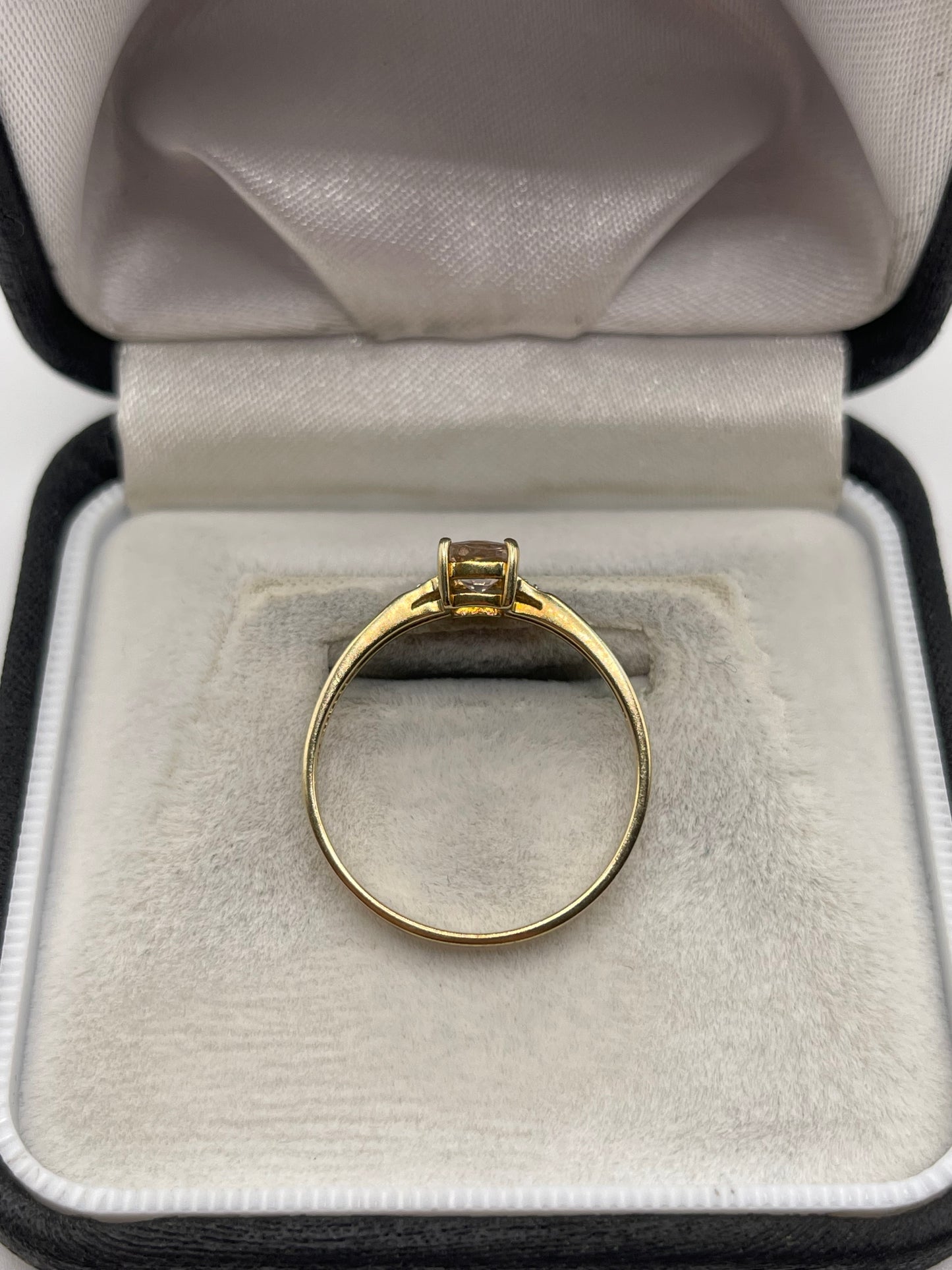 9ct gold morganite and diamond ring