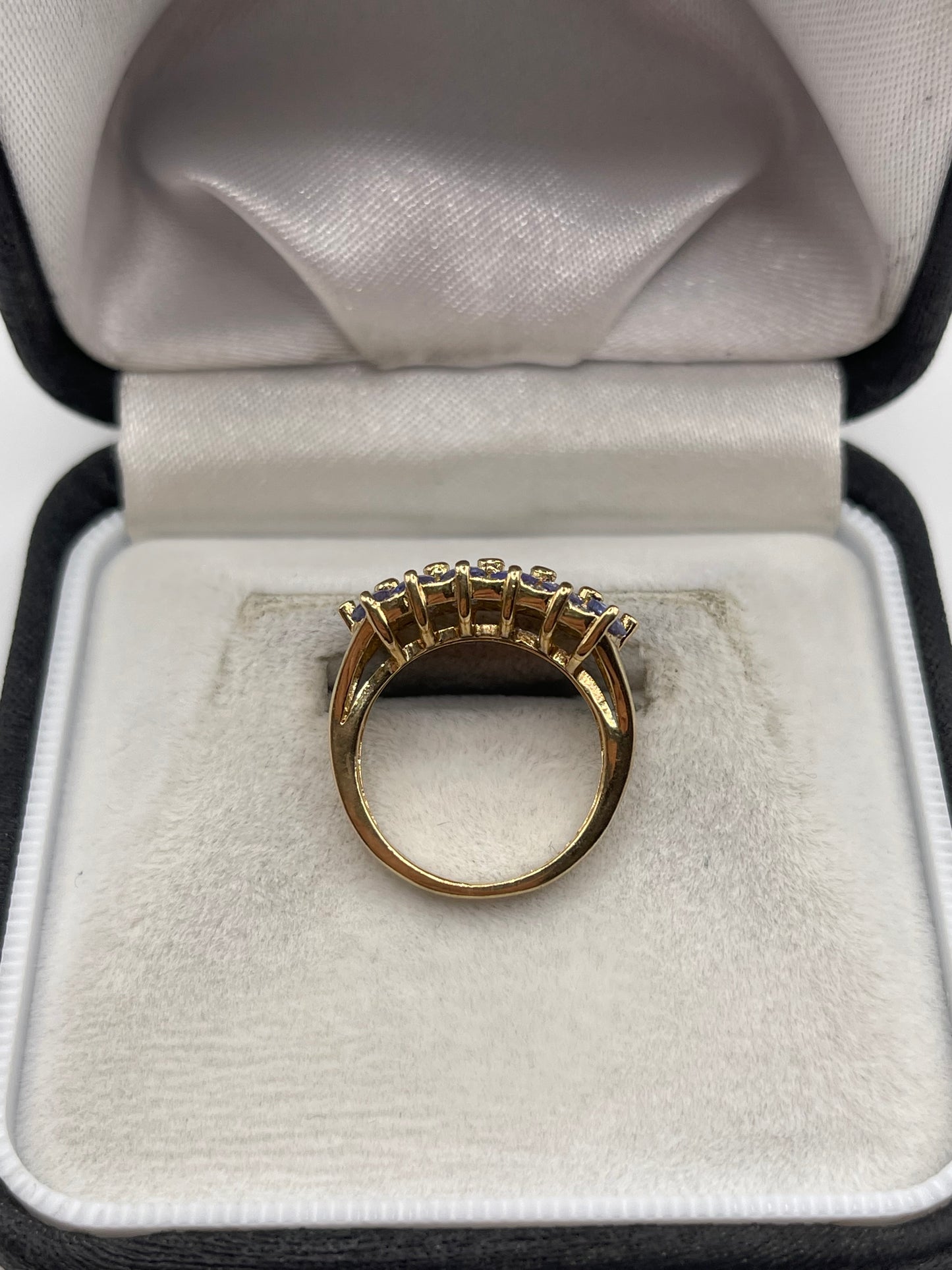 9ct gold tanzanite and diamond ring