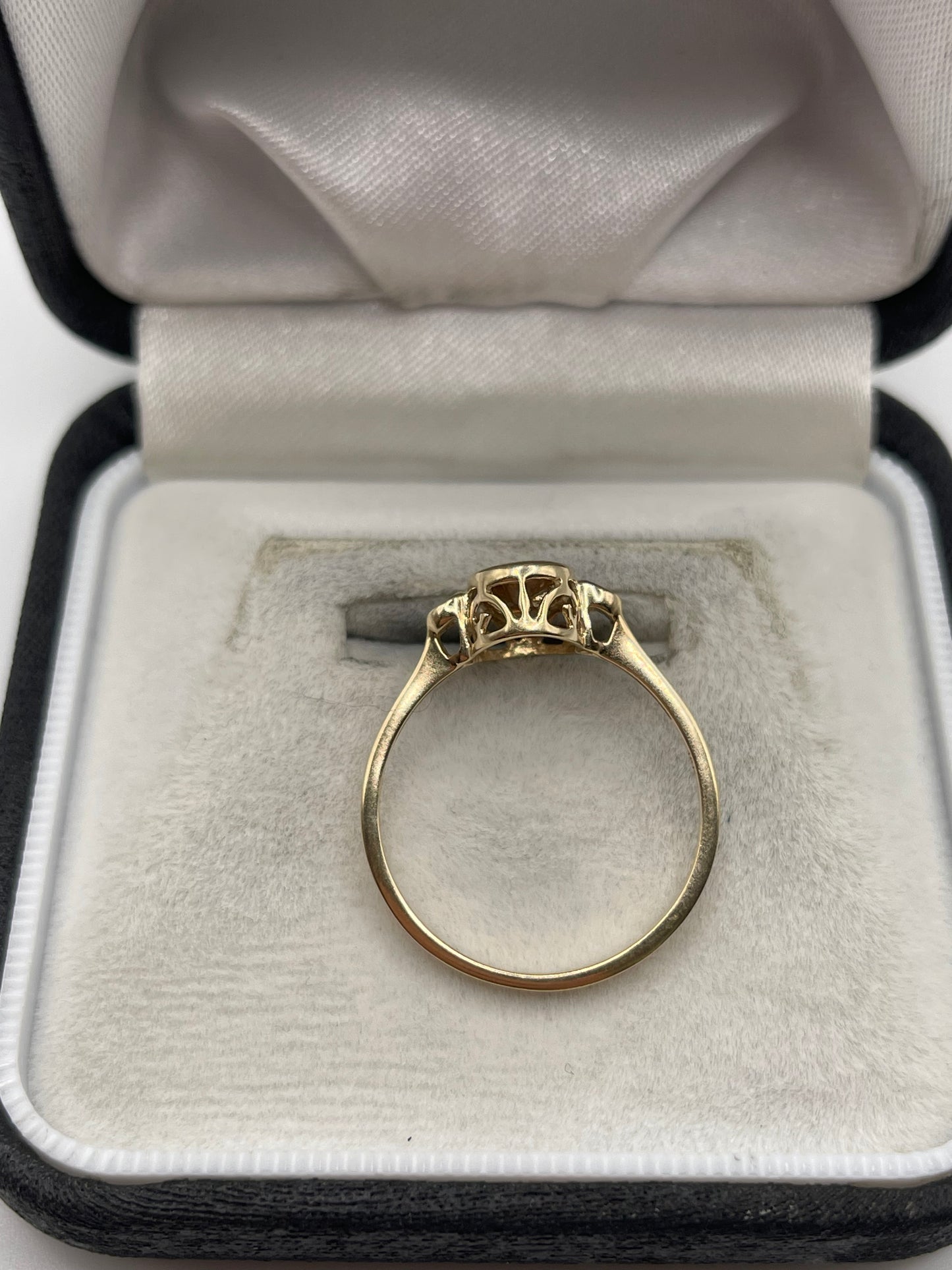 9ct gold quartz and zircon ring