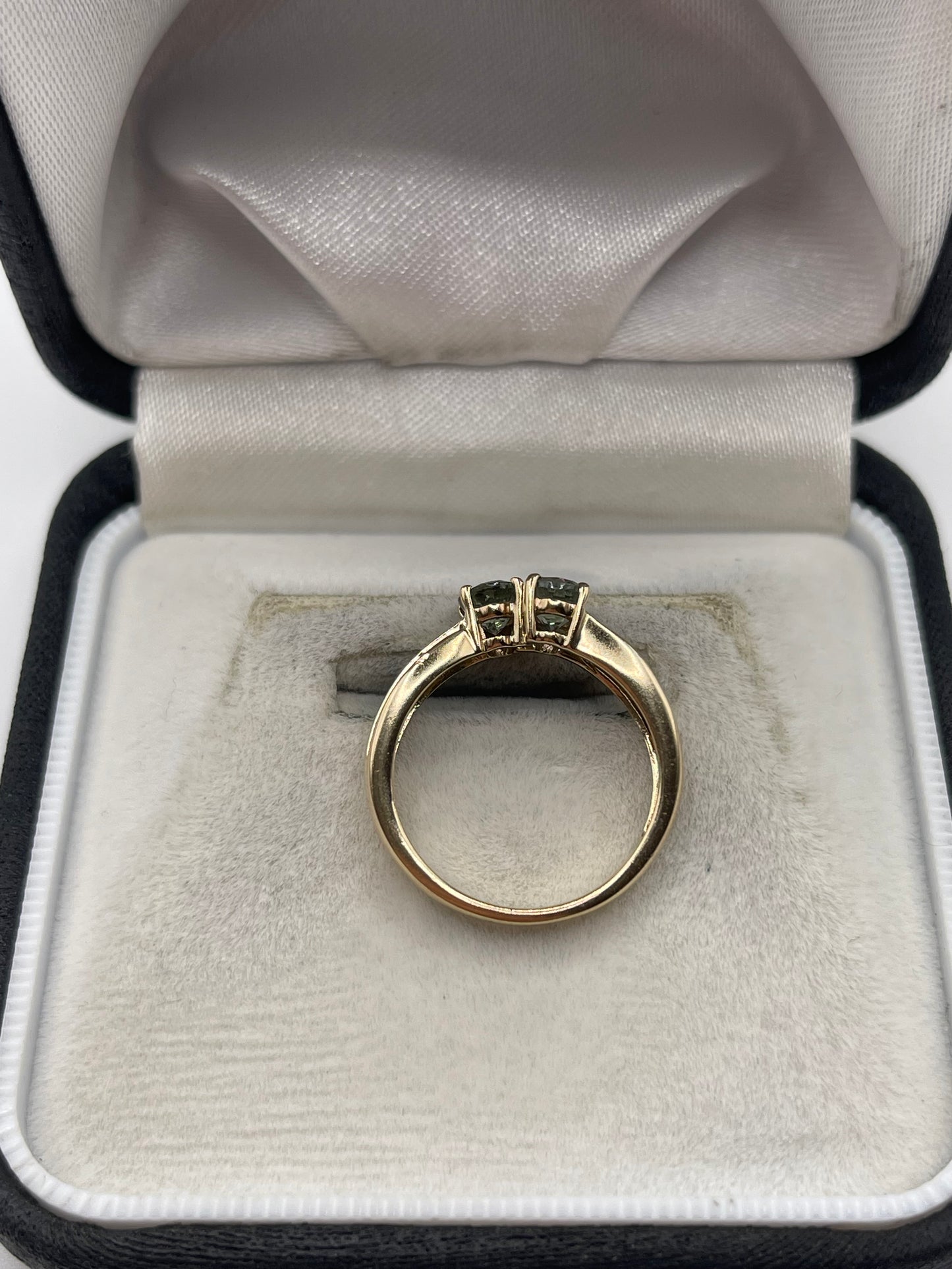 9ct gold tanzanite and diamond ring
