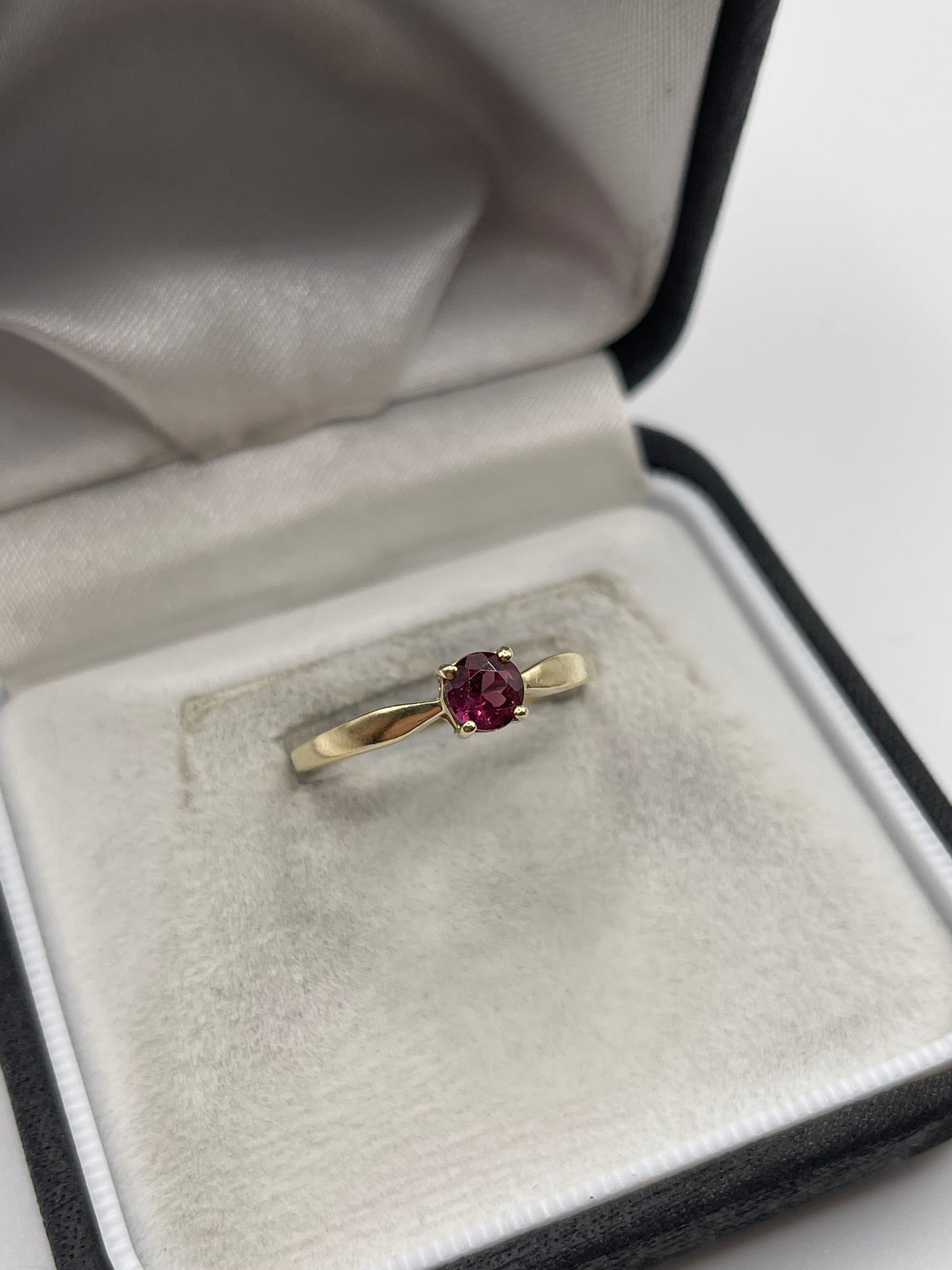9ct gold tourmaline ring