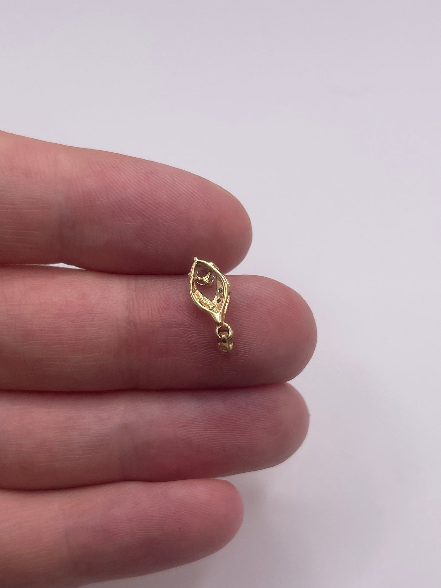 9ct gold topaz and diamond pendant