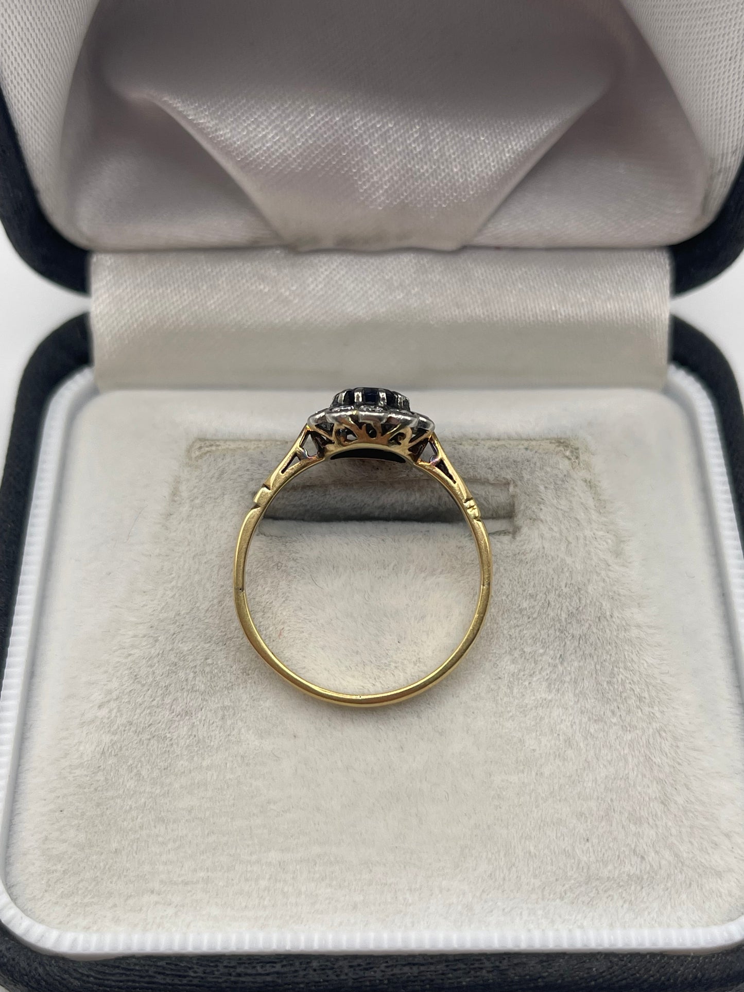 18ct gold sapphire and diamond ring