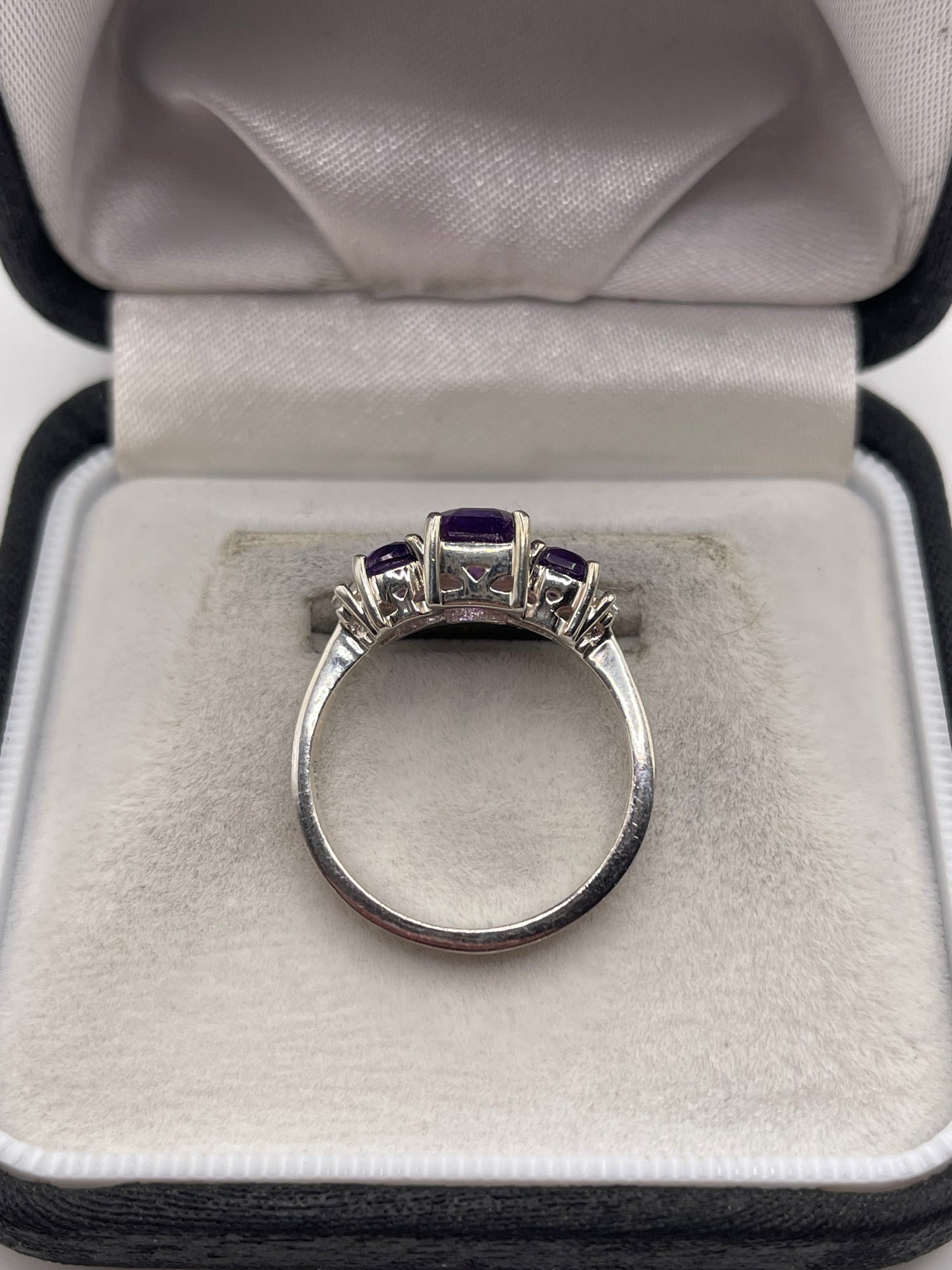 Silver amethyst ring