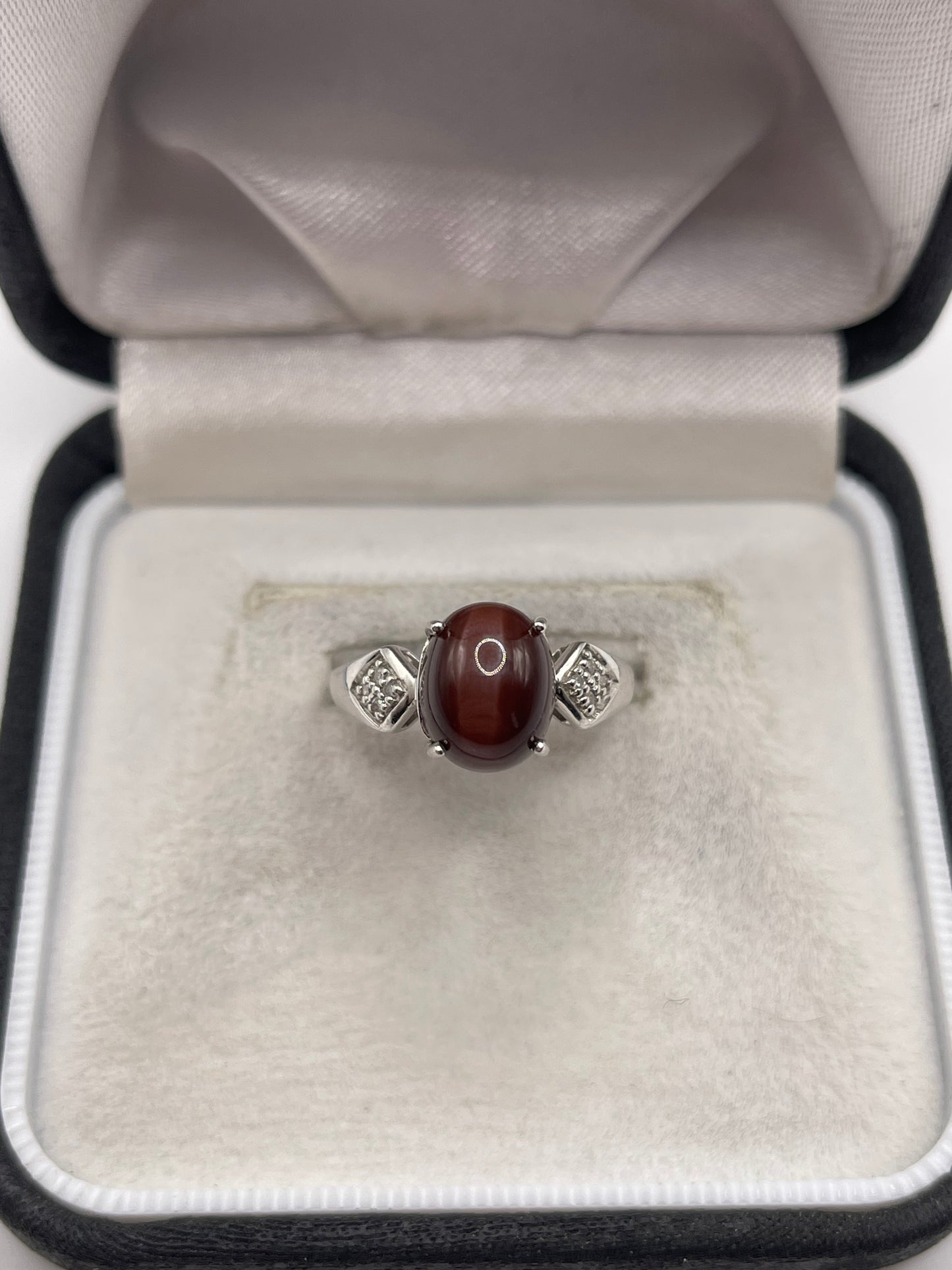 9ct white gold cats eye and diamond ring