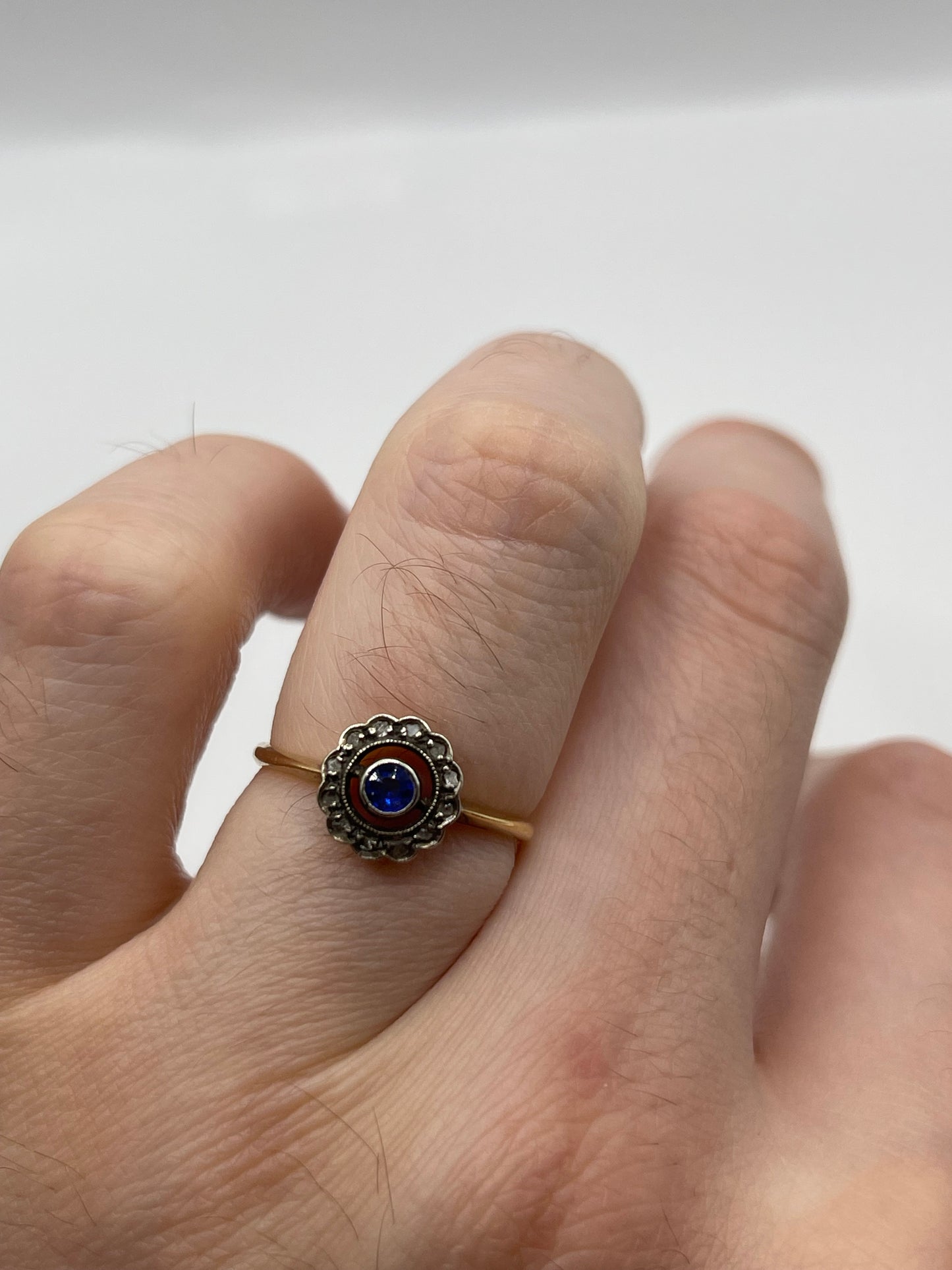18ct gold sapphire and diamond ring