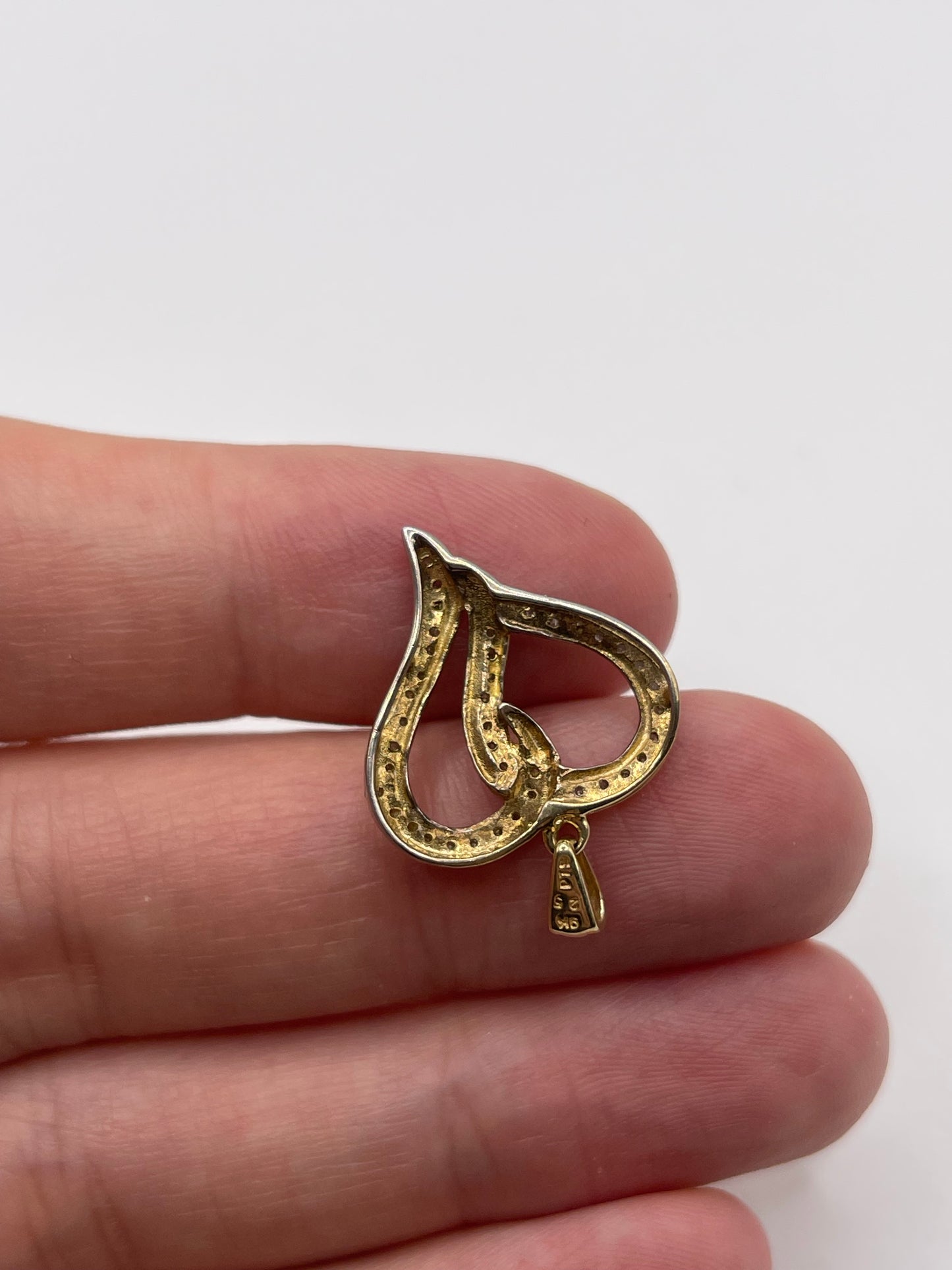9ct gold diamond heart pendant