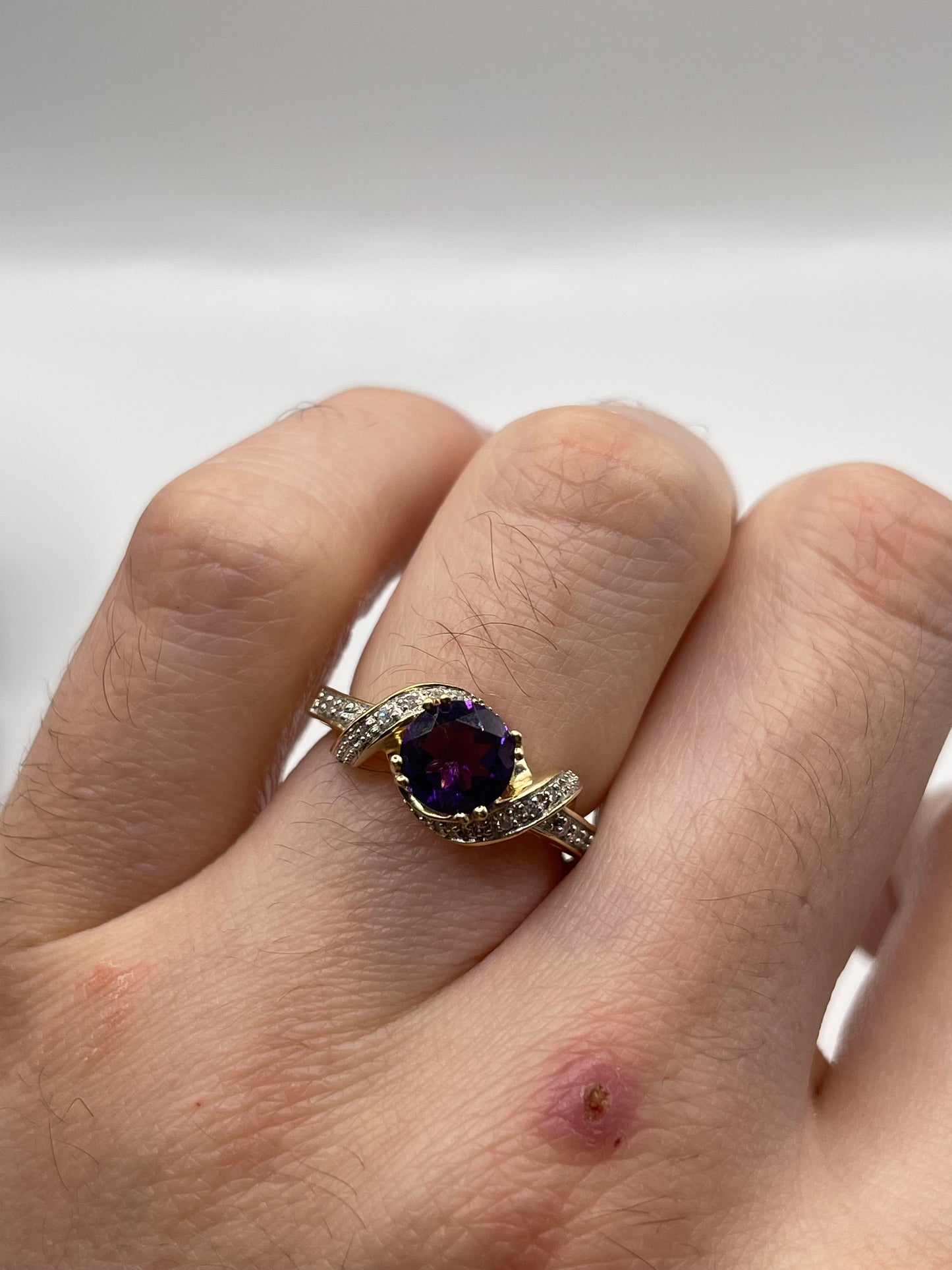 9ct gold amethyst and diamond ring