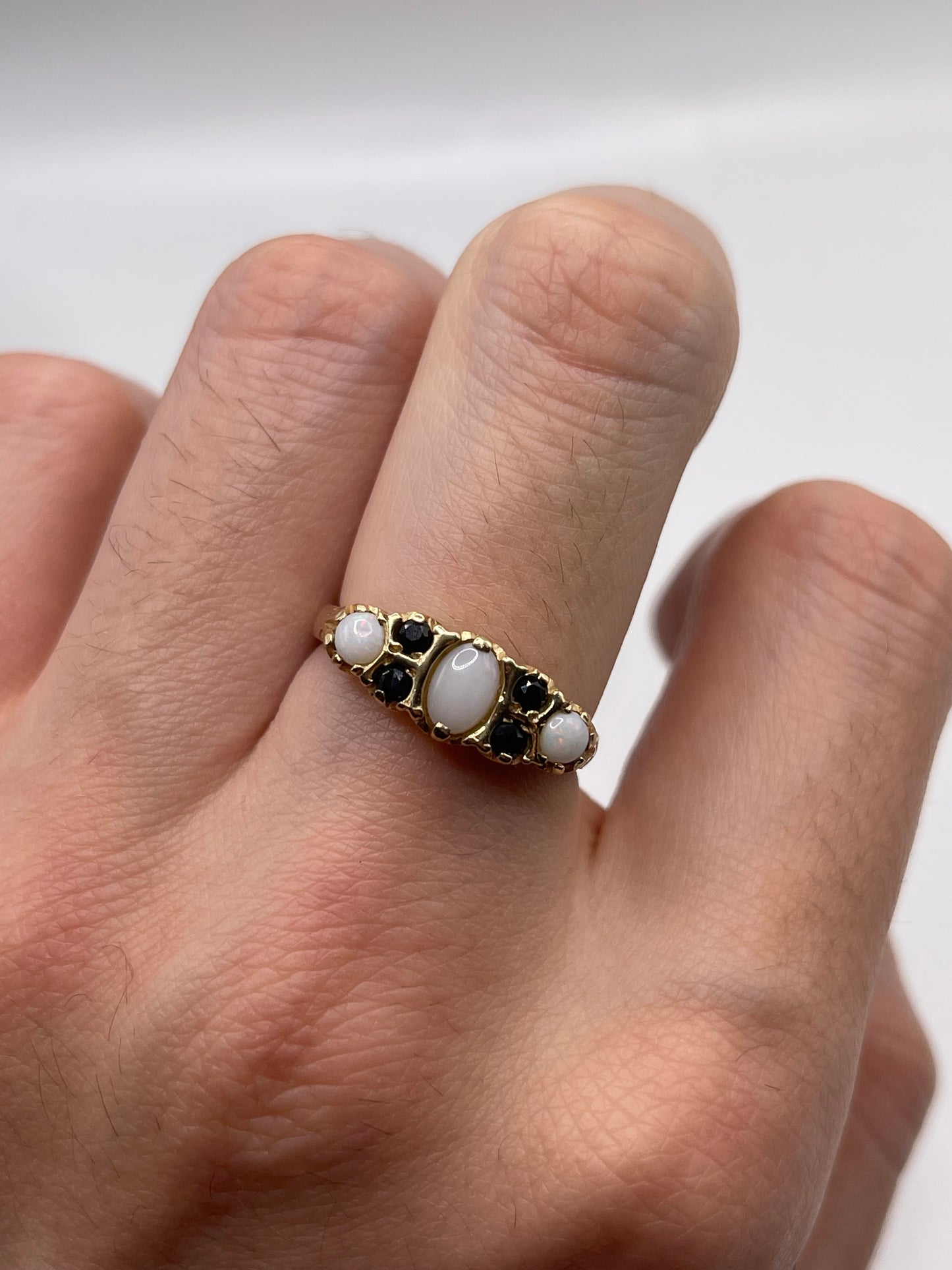 9ct gold opal and sapphire ring